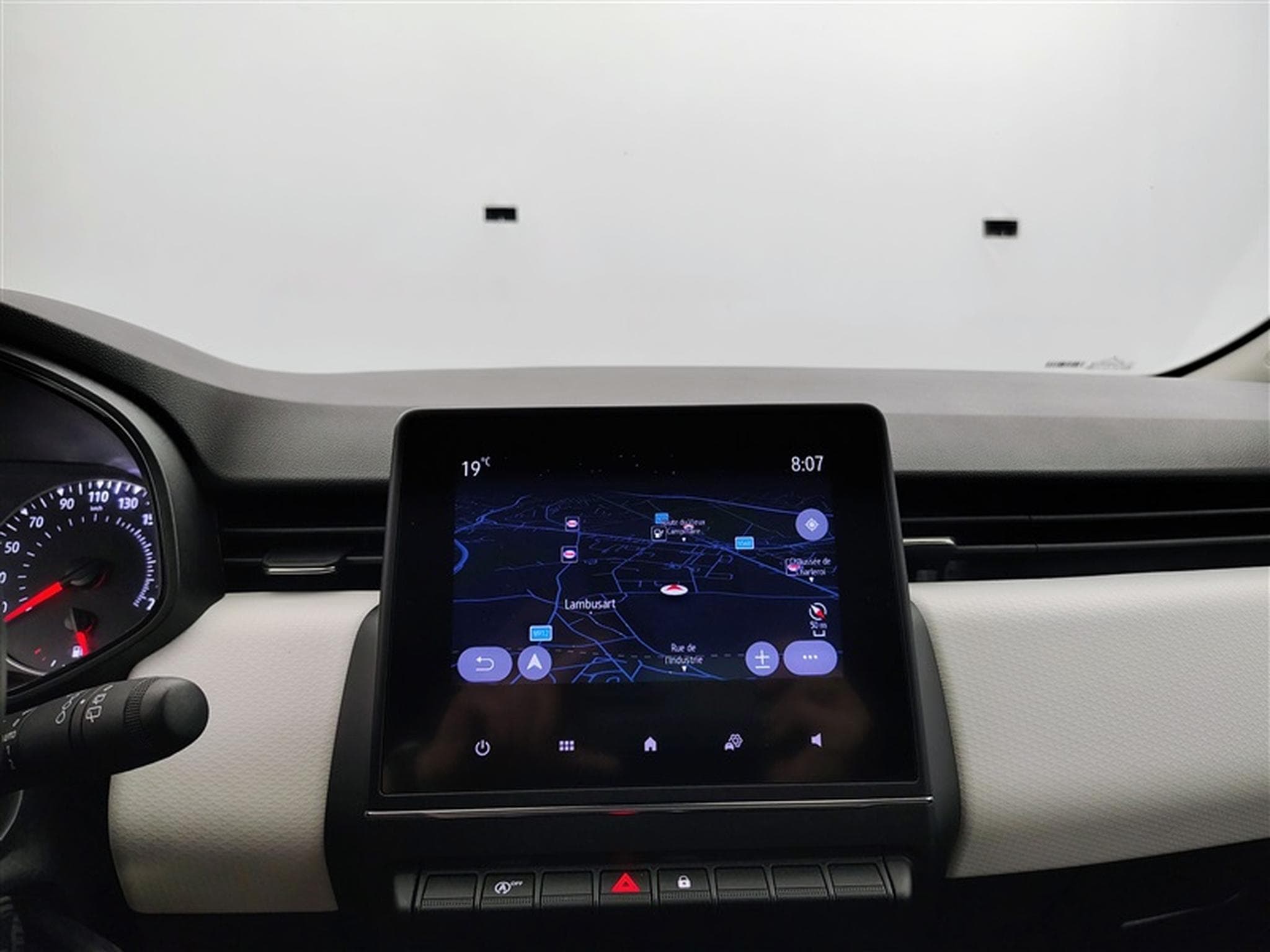 Renault Clio 1.0i SCe Evolution NAVI / CARPLAY / PDC / ALU (2023) - Photo 11