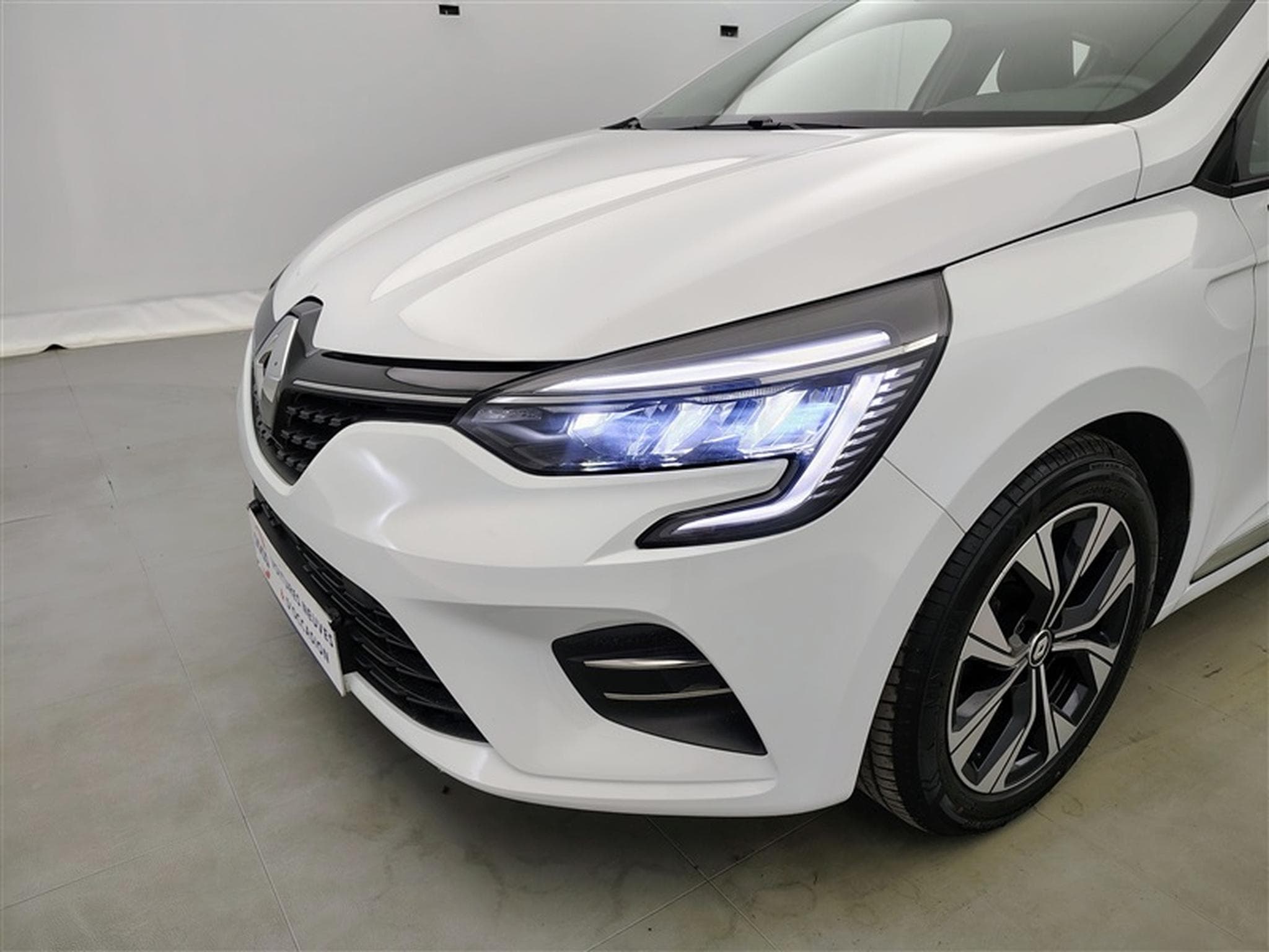 Renault Clio 1.0i SCe Evolution NAVI / CARPLAY / PDC / ALU (2023) - Photo 15
