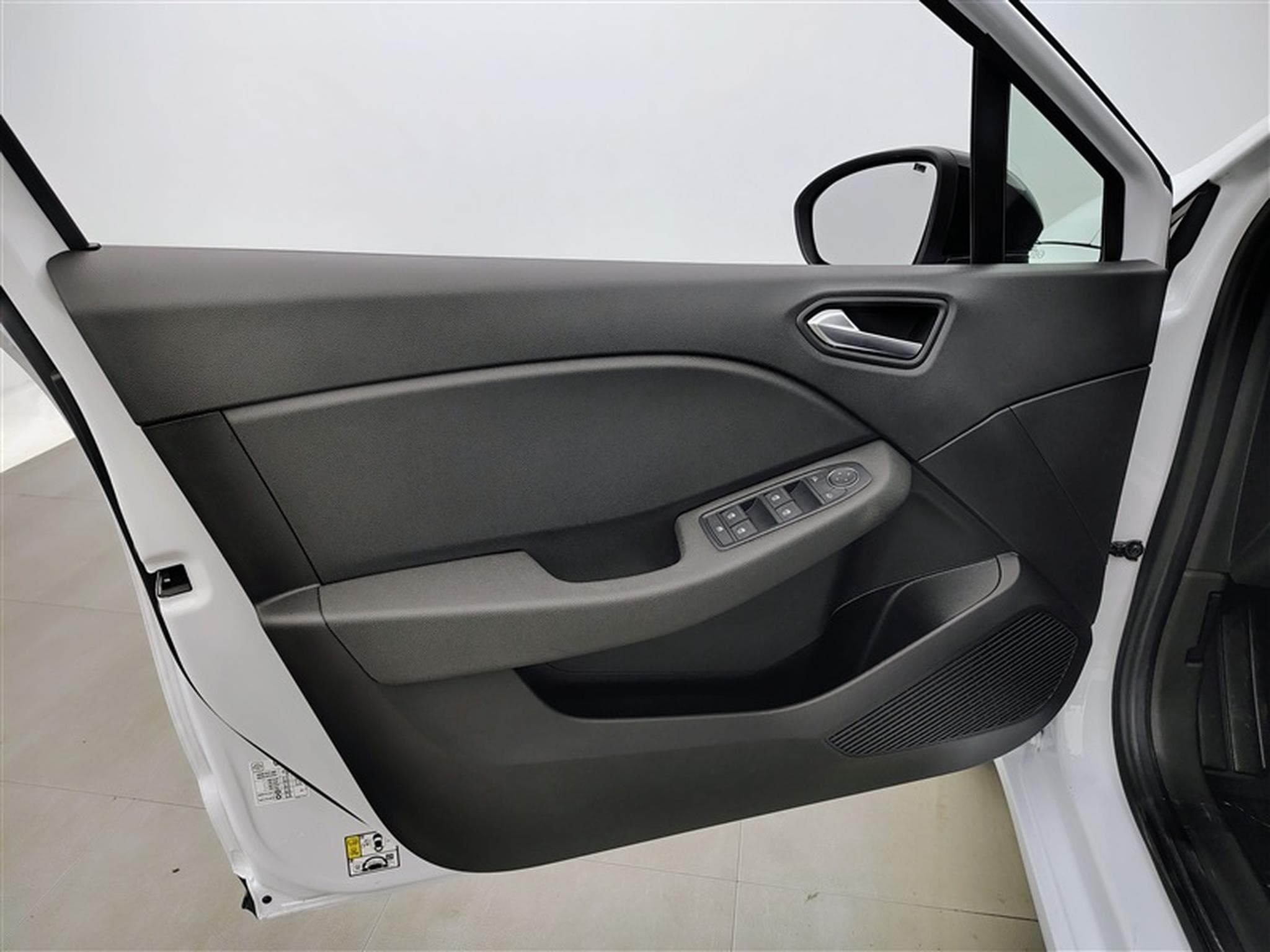 Renault Clio 1.0i SCe Evolution NAVI / CARPLAY / PDC / ALU (2023) - Photo 17