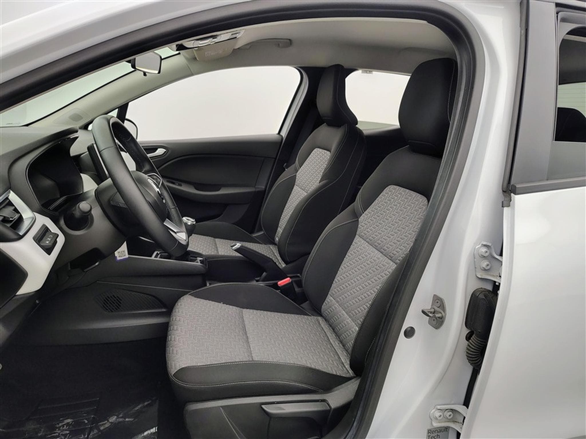 Renault Clio 1.0i SCe Evolution NAVI / CARPLAY / PDC / ALU (2023) - Photo 7