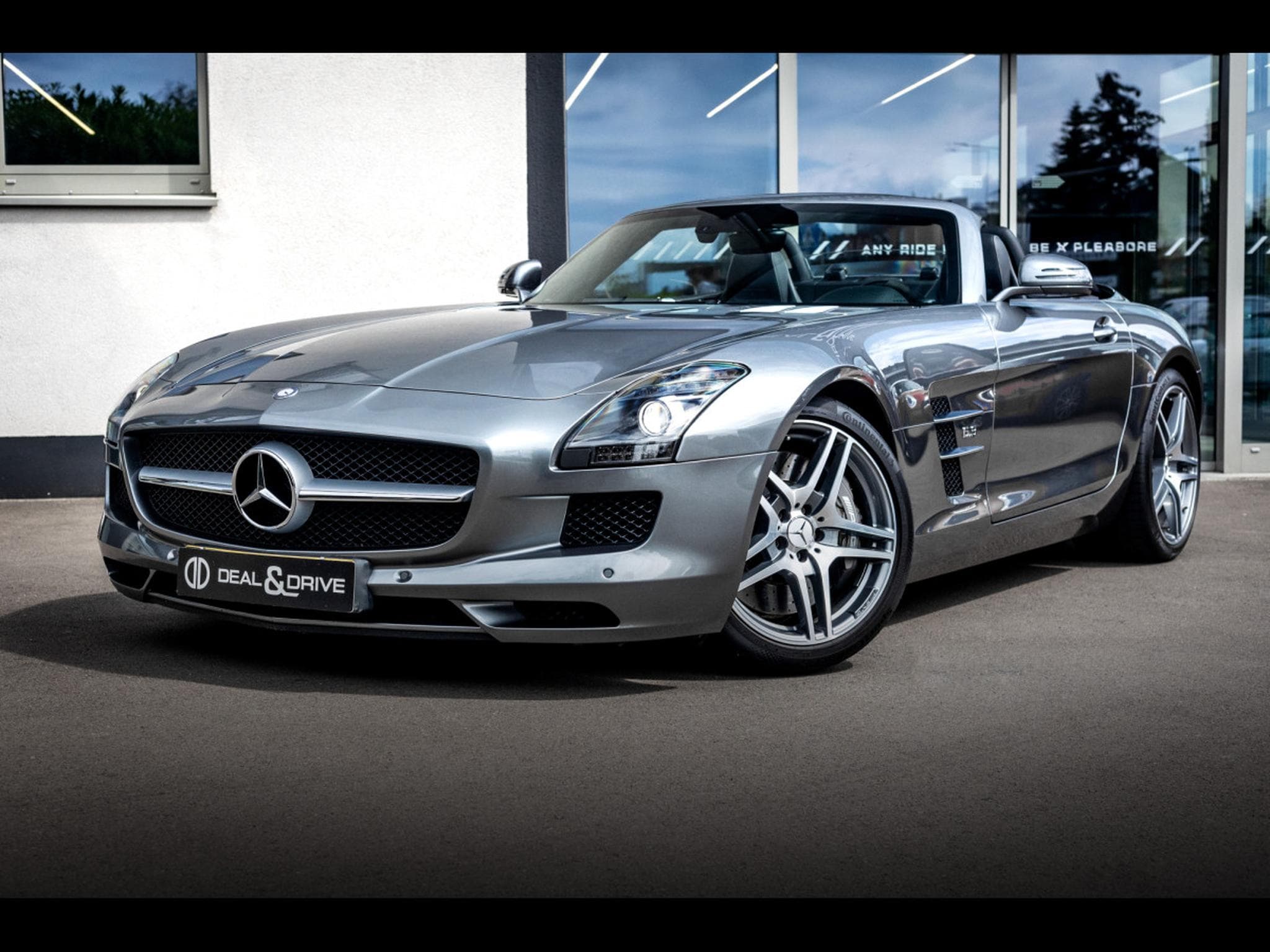 Mercedes SLS AMG AMG ROADSTER 6.3 V8 – HIMALAYAS GREY METALLIC (2012) - Photo 1