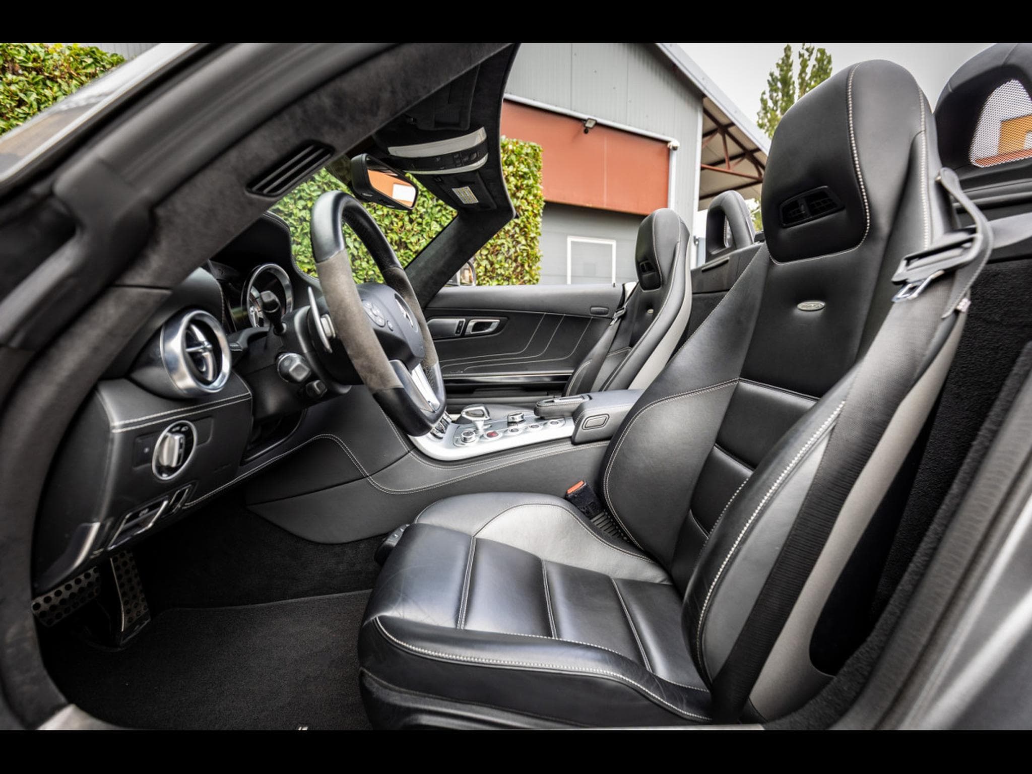 Mercedes SLS AMG AMG ROADSTER 6.3 V8 – HIMALAYAS GREY METALLIC (2012) - Photo 12