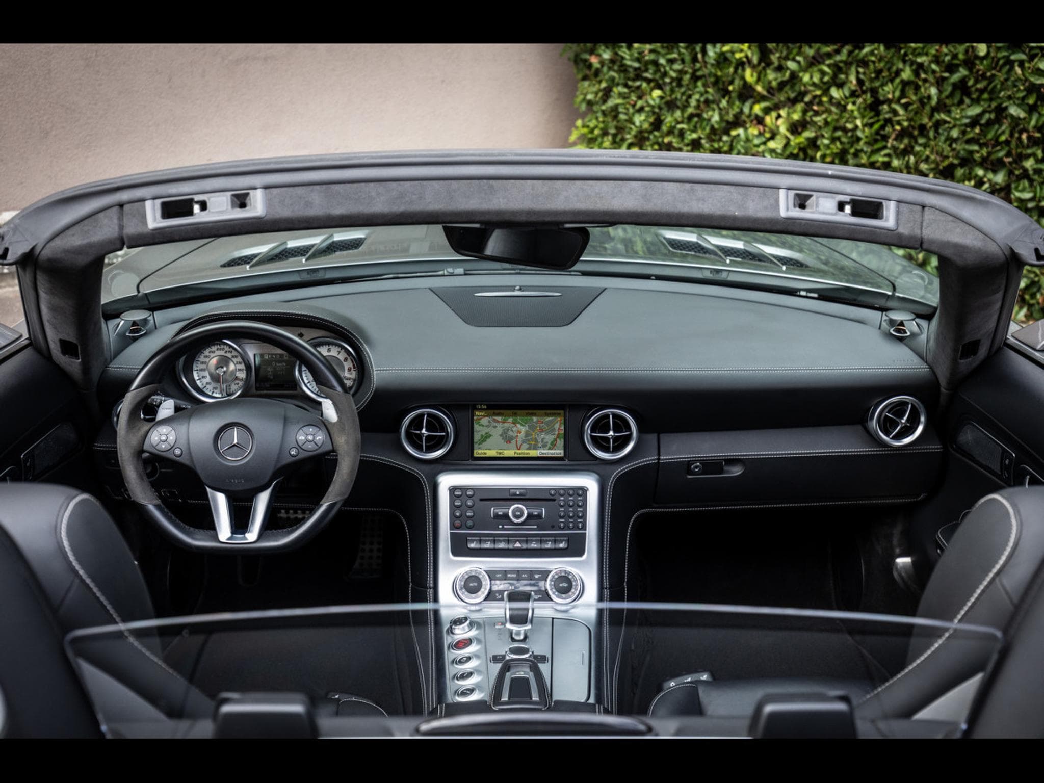 Mercedes SLS AMG AMG ROADSTER 6.3 V8 – HIMALAYAS GREY METALLIC (2012) - Photo 16