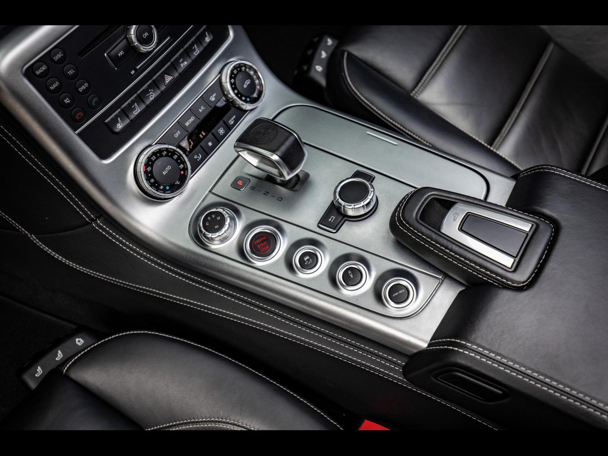 Mercedes SLS AMG AMG ROADSTER 6.3 V8 – HIMALAYAS GREY METALLIC (2012) - Photo 17