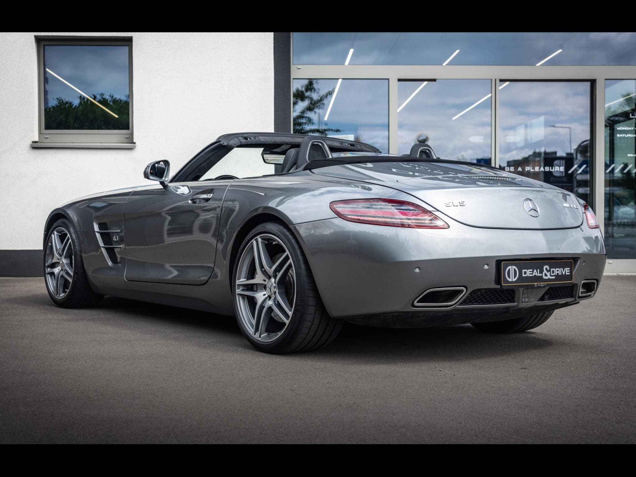 Mercedes SLS AMG AMG ROADSTER 6.3 V8 – HIMALAYAS GREY METALLIC (2012) - Photo 3