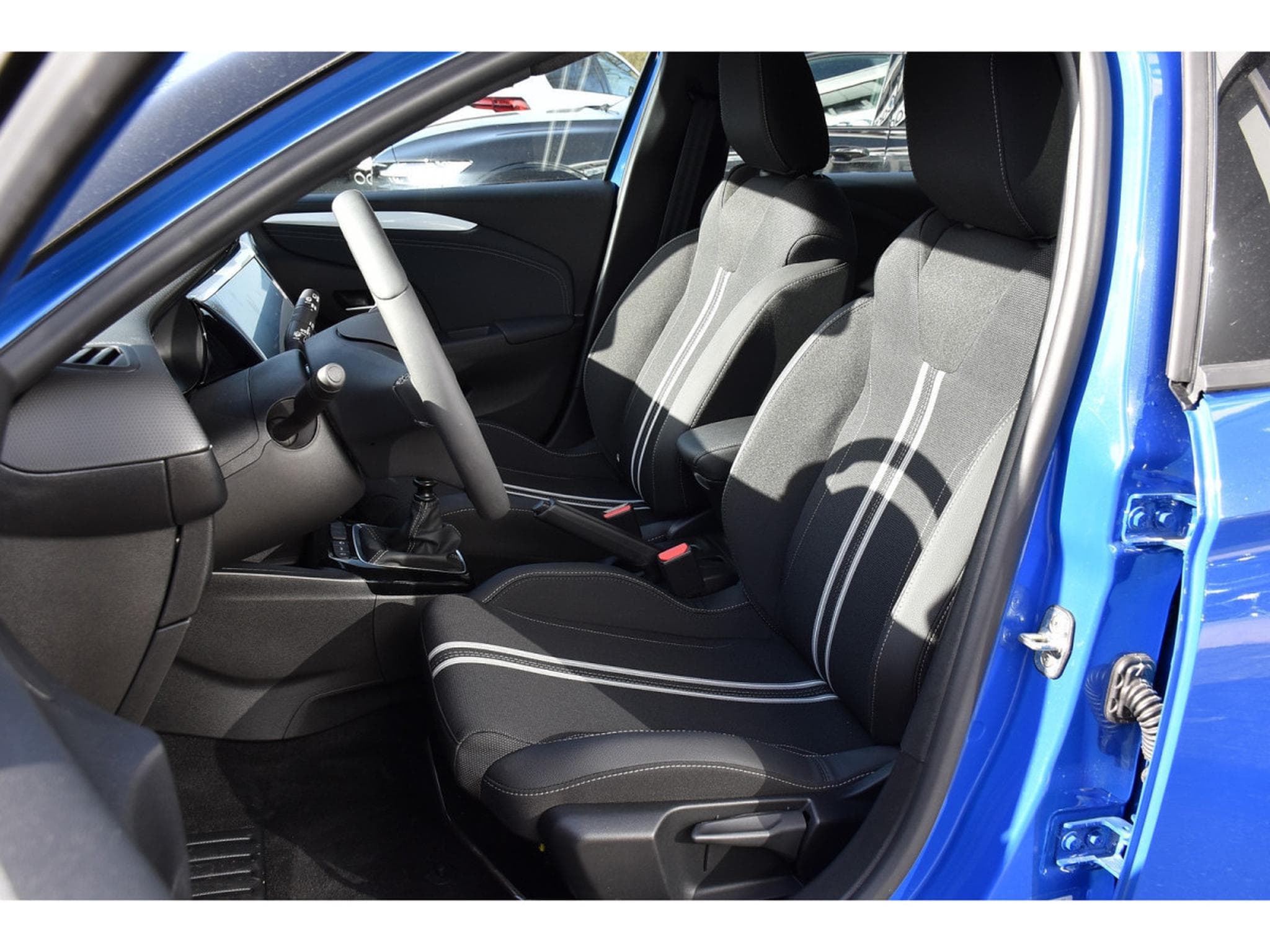 Opel Corsa 1.2 Turbo GS REGUL LANE SIDE CAM NEUVE (2025) - Photo 6