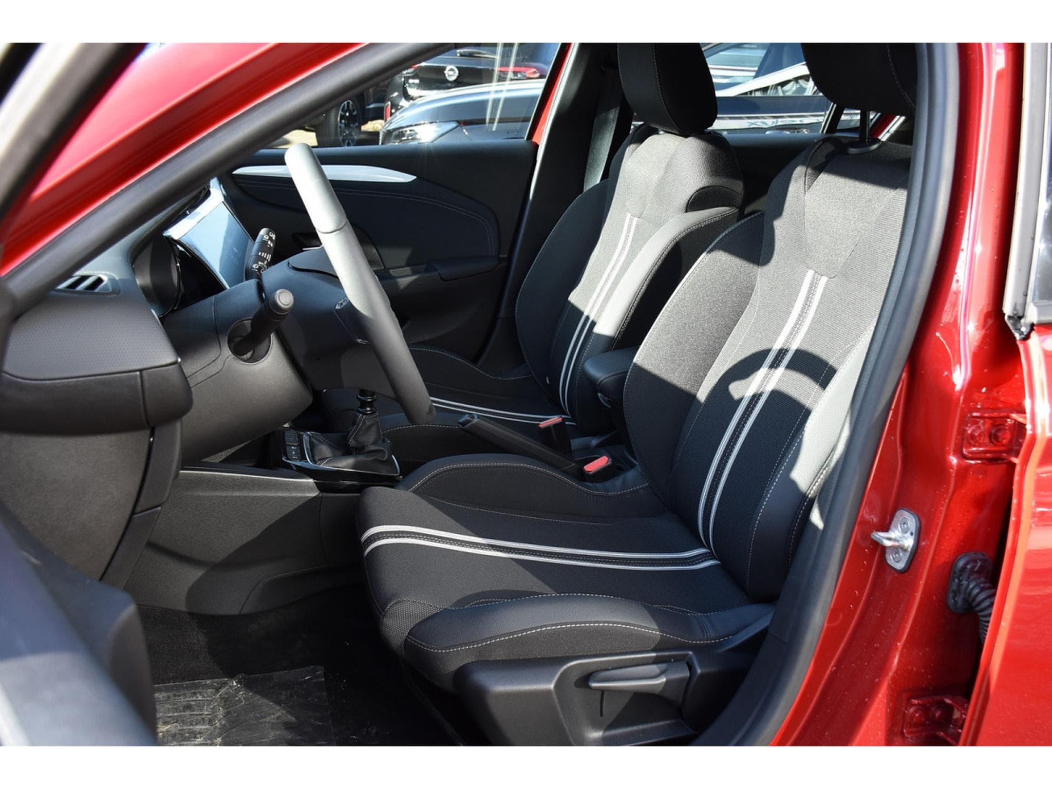 Opel Corsa 1.2 Turbo GS REGUL LANE SIDE CAM NEUVE (2025) - Photo 6