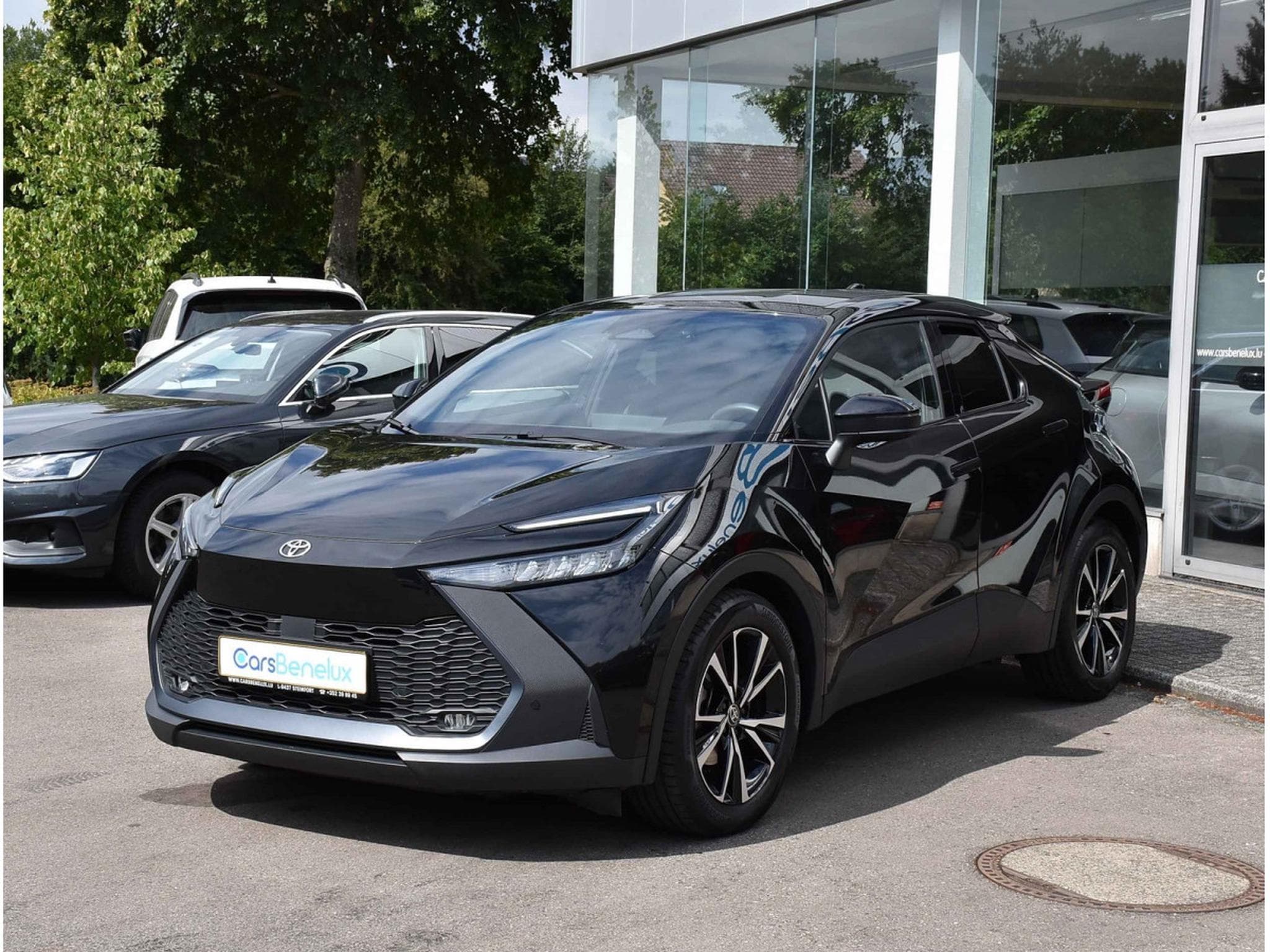 Toyota C-HR 1.8i VVT-i Hybrid Dynamic Plus ACC LANE SIDE GPS CAM 1° MAIN (2025) - Photo 2