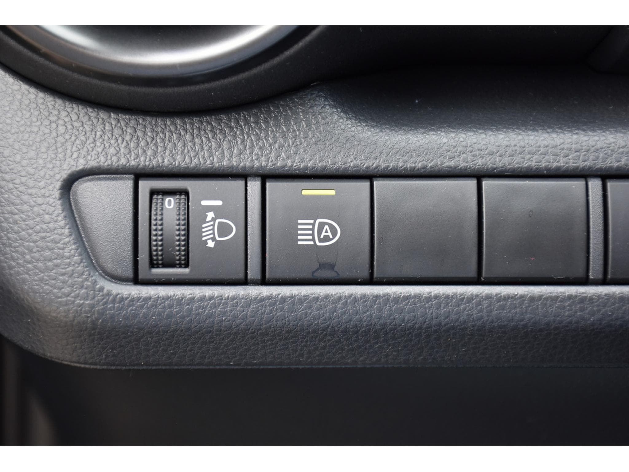 Toyota C-HR 1.8i VVT-i Hybrid Dynamic Plus ACC LANE SIDE GPS CAM 1° MAIN (2025) - Photo 20