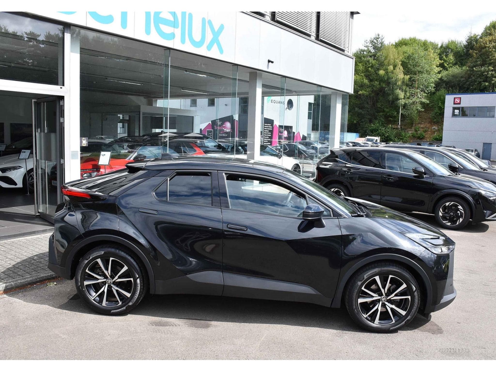 Toyota C-HR 1.8i VVT-i Hybrid Dynamic Plus ACC LANE SIDE GPS CAM 1° MAIN (2025) - Photo 3