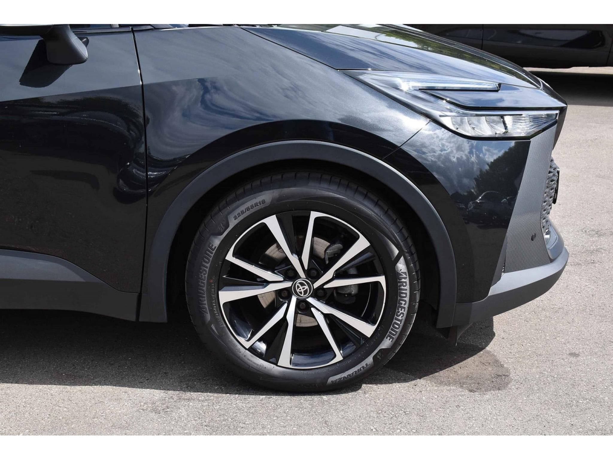 Toyota C-HR 1.8i VVT-i Hybrid Dynamic Plus ACC LANE SIDE GPS CAM 1° MAIN (2025) - Photo 5