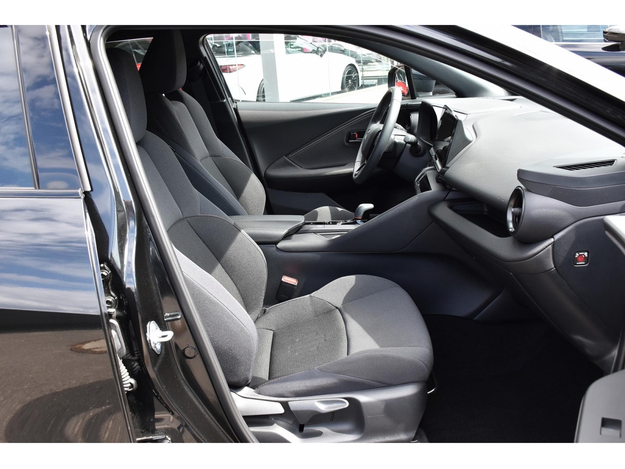 Toyota C-HR 1.8i VVT-i Hybrid Dynamic Plus ACC LANE SIDE GPS CAM 1° MAIN (2025) - Photo 7