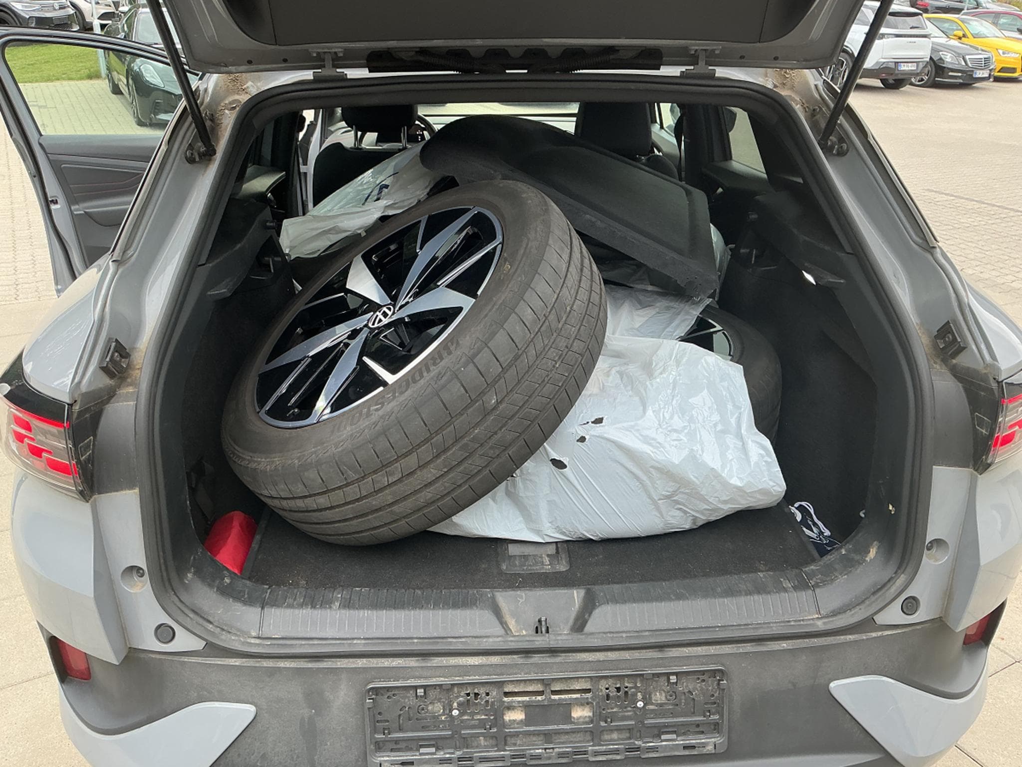 VW ID.4 GTX 4Motion (2023) - Photo 13