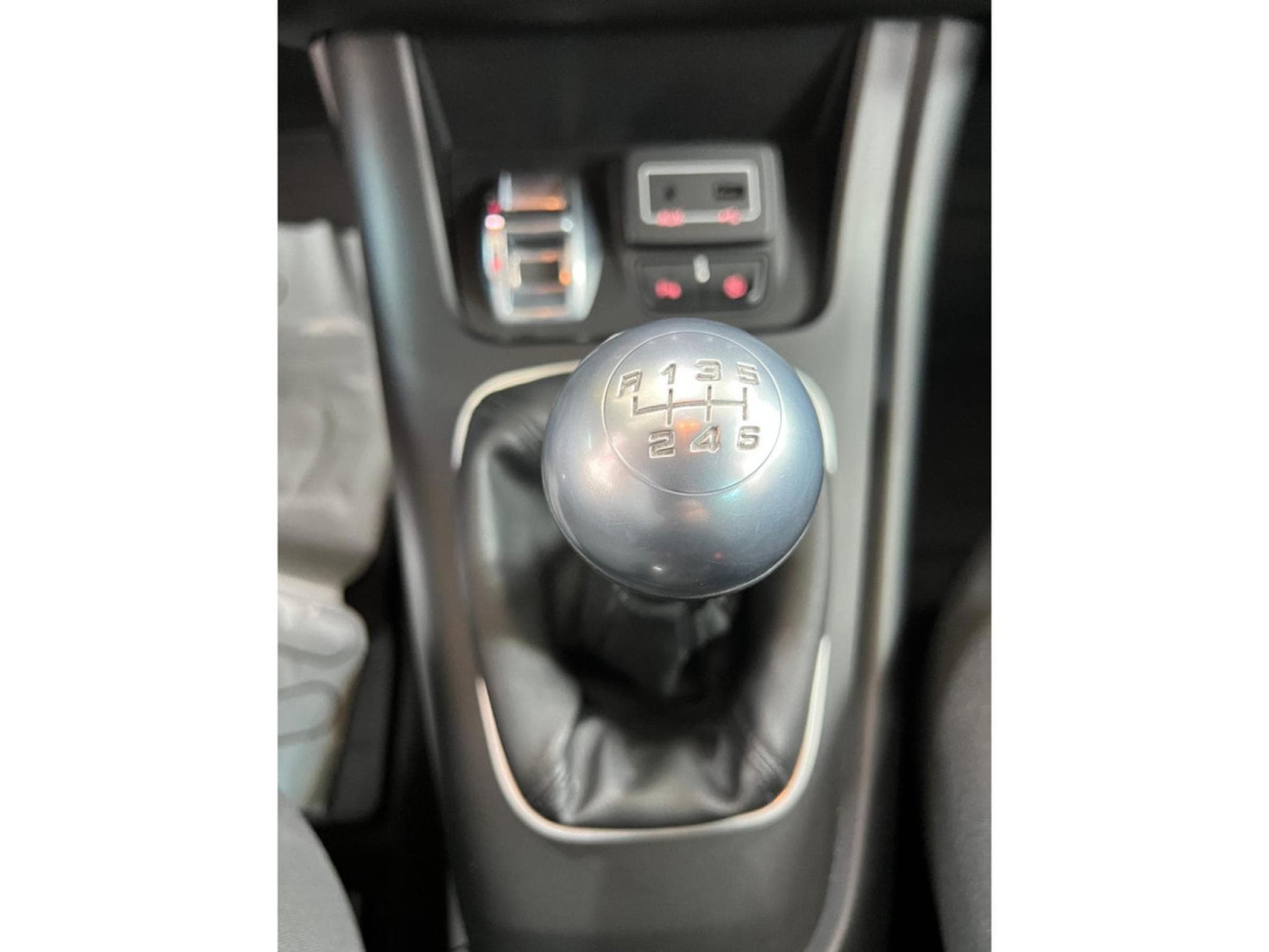 Alfa-Romeo Giulietta 1.4 SPORT 120 , 1HAND, CARPLAY, CAMERA, LED, GARANTIE (2019) - Photo 11