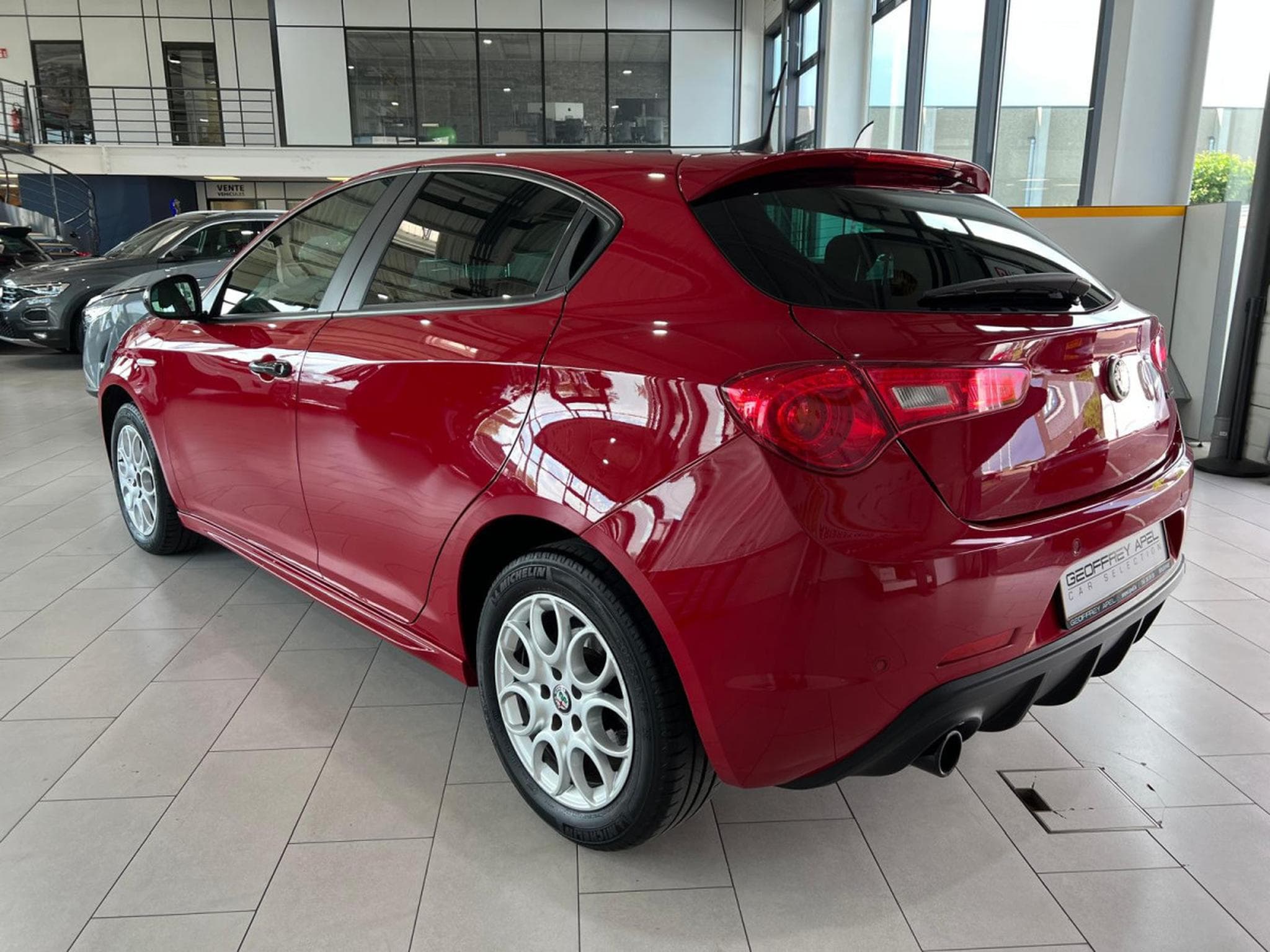 Alfa-Romeo Giulietta 1.4 SPORT 120 , 1HAND, CARPLAY, CAMERA, LED, GARANTIE (2019) - Photo 2