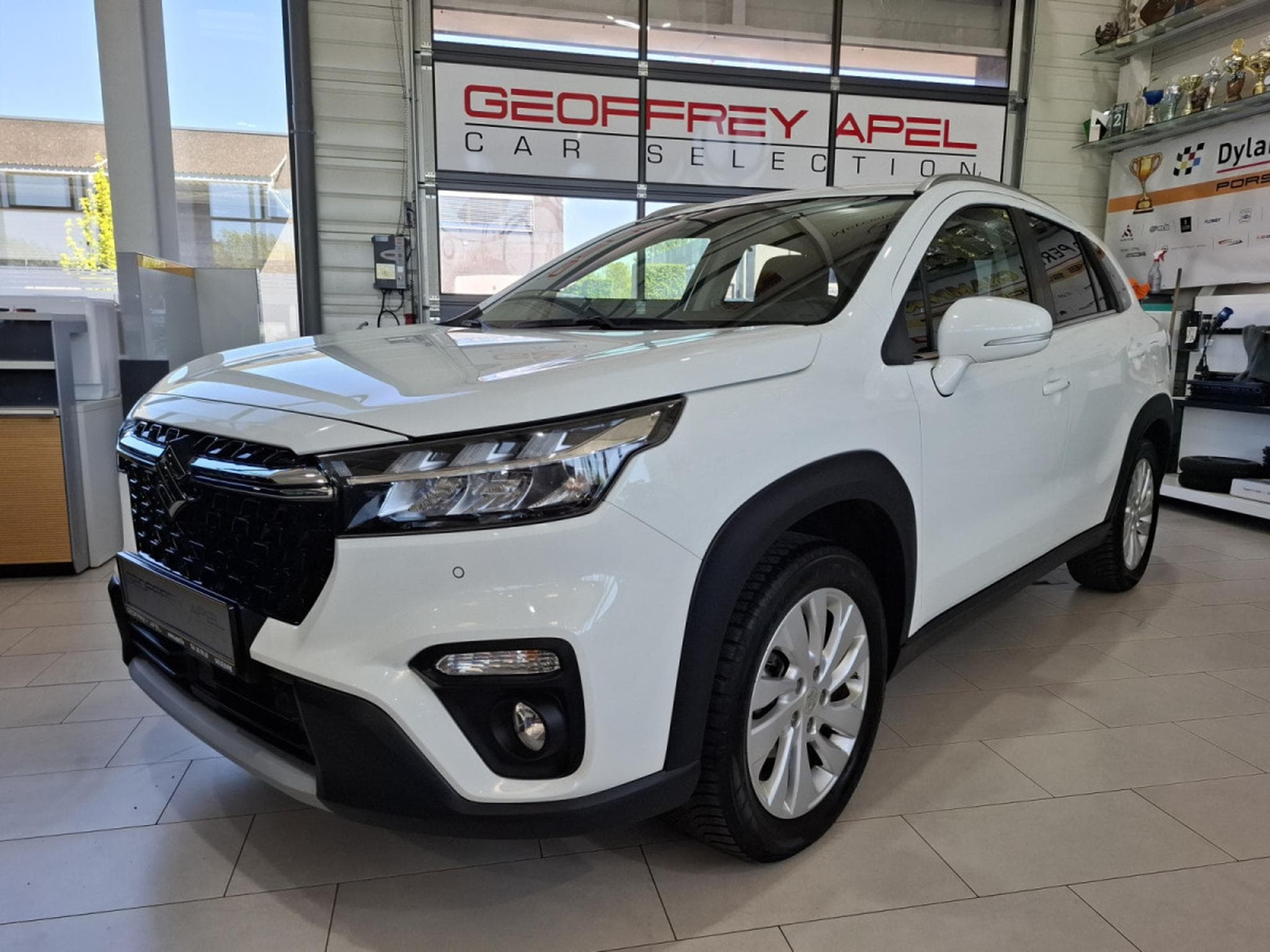 Suzuki S-Cross 1.4 TURBO HYBRID,1 HAND, CAMERA, CLIMA  AUTO, CARPLAY, ALU 1 (2023) - Photo 1