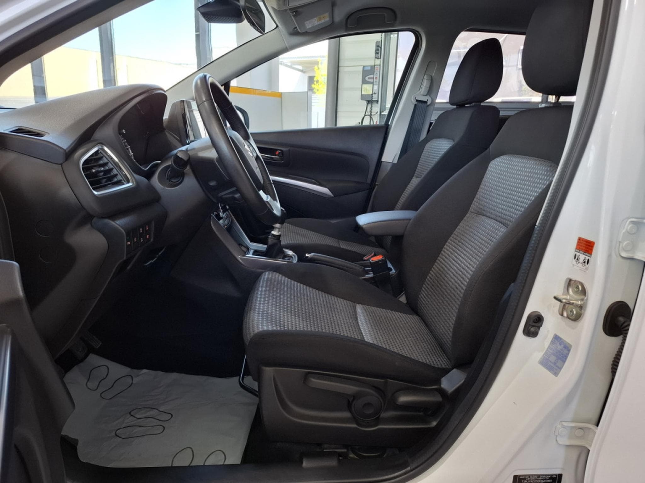 Suzuki S-Cross 1.4 TURBO HYBRID,1 HAND, CAMERA, CLIMA  AUTO, CARPLAY, ALU 1 (2023) - Photo 5