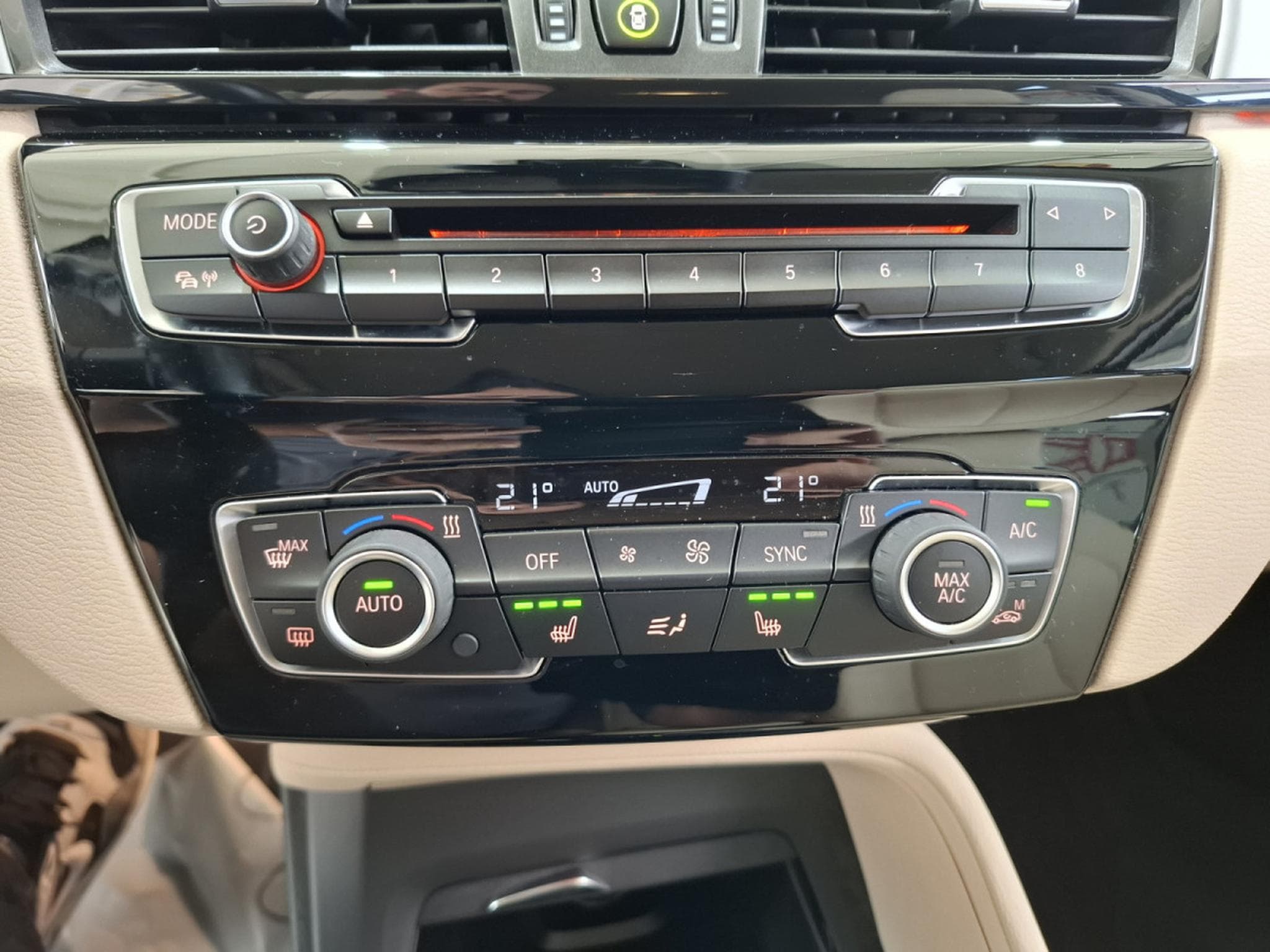 BMW X1 SDRIVE 18iA, 1 HAND, KM 63000, CUIR, NAVI, PDC, LED, (2017) - Photo 13