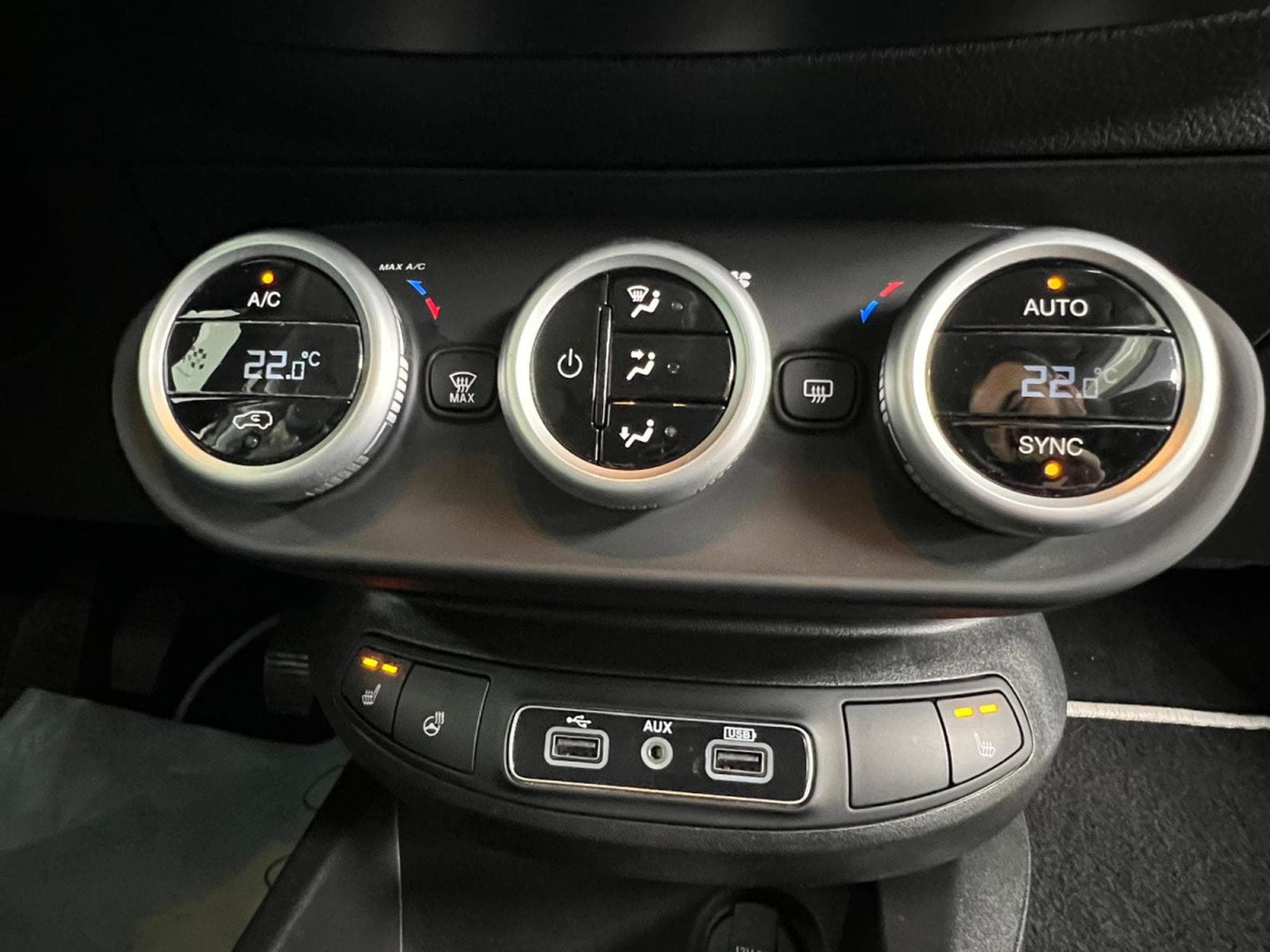 Fiat 500X 1.4 TURBO S-DESIGN, CUIR, NAVI, CAMERA, BLUETOOTH, 1 HAND, C (2018) - Photo 9