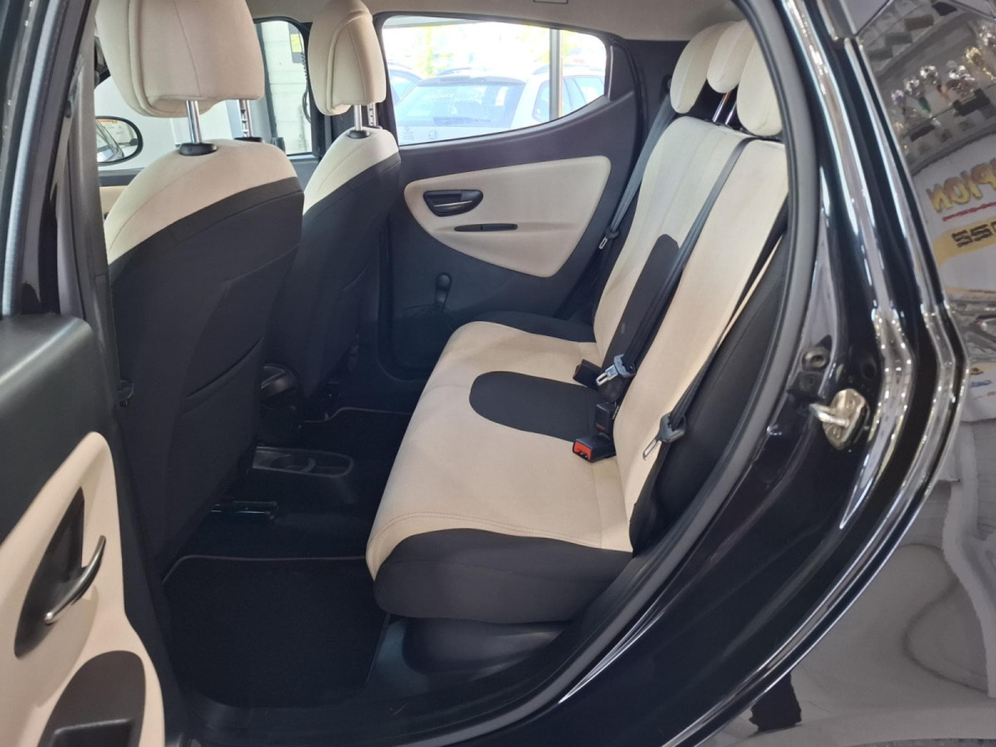 Lancia Ypsilon 1.2 1HAND, BLUETOOTH, PDC AV+ARR., (2015) - Photo 7