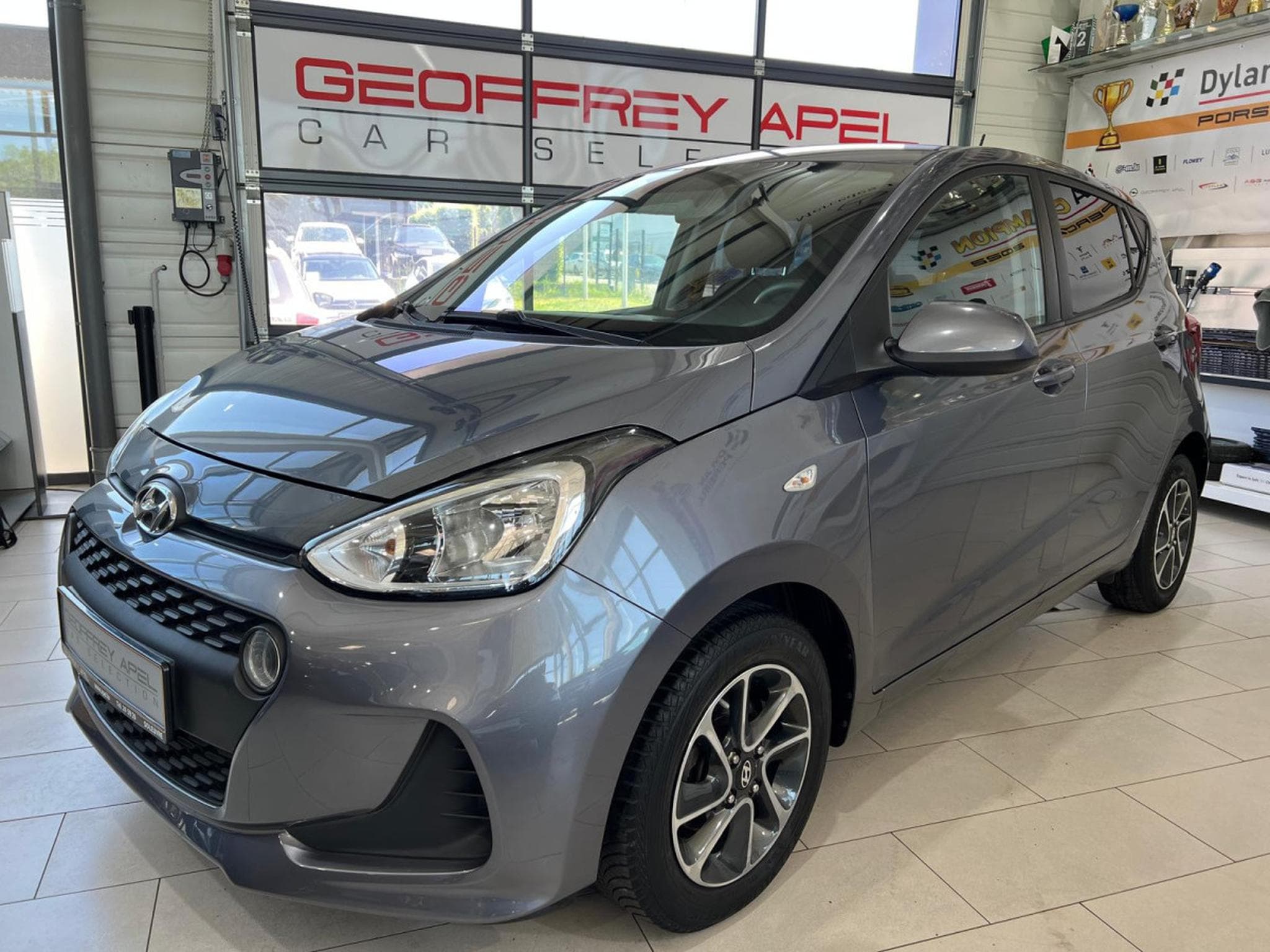 Hyundai i10 1.0  CLIMA, NAVI, BLUETOOTH, ALU, GARANTIE (2018) - Photo 1
