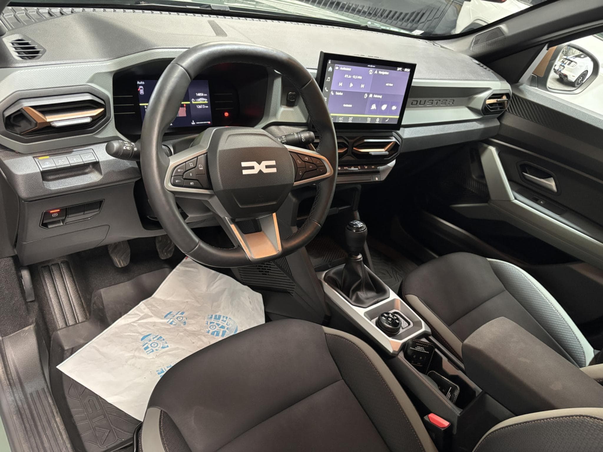Dacia Duster 1.2 Hybrid 4WD (2025) - Photo 10