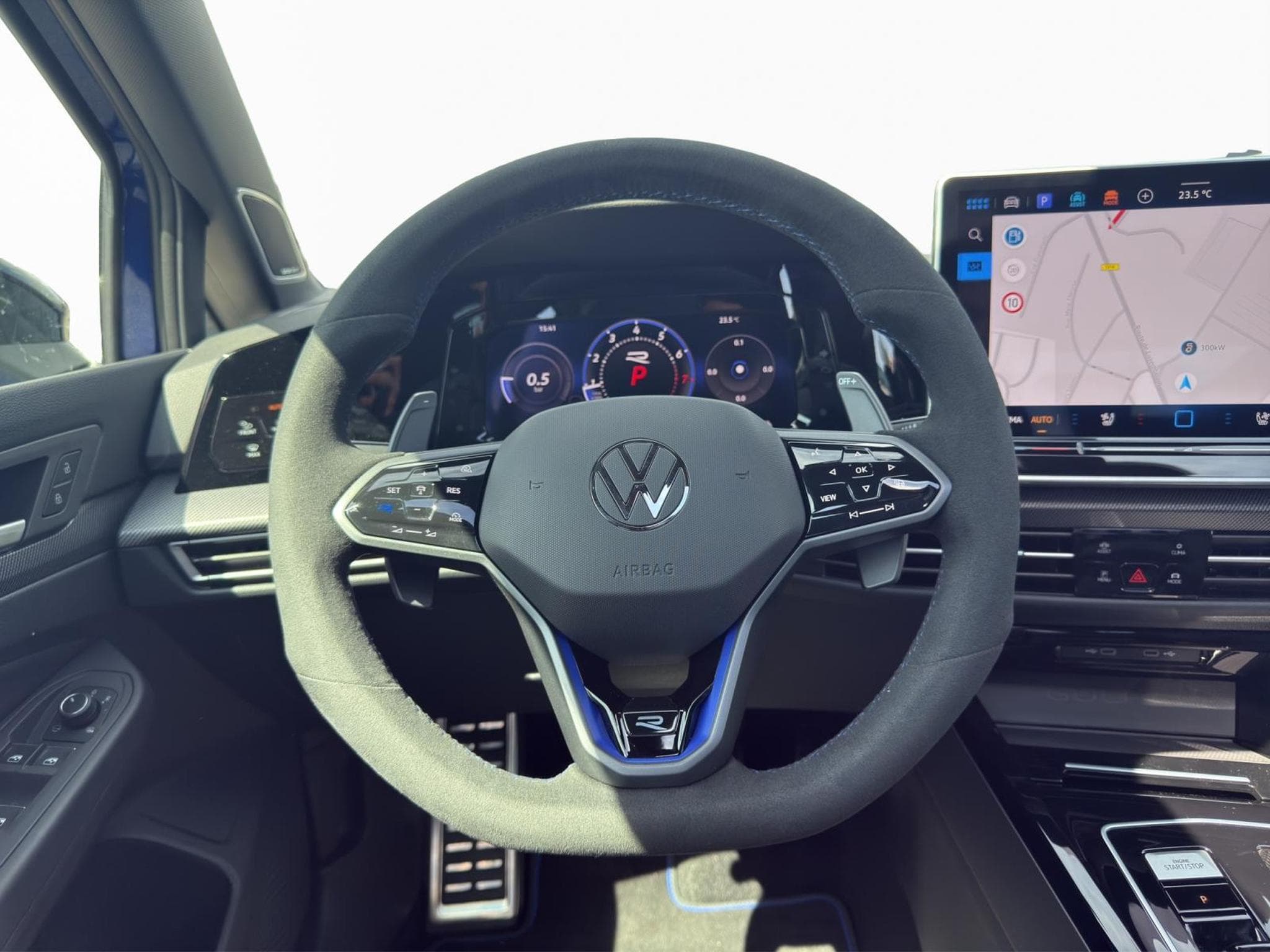 VW Golf R 4Motion (2026) - Photo 10