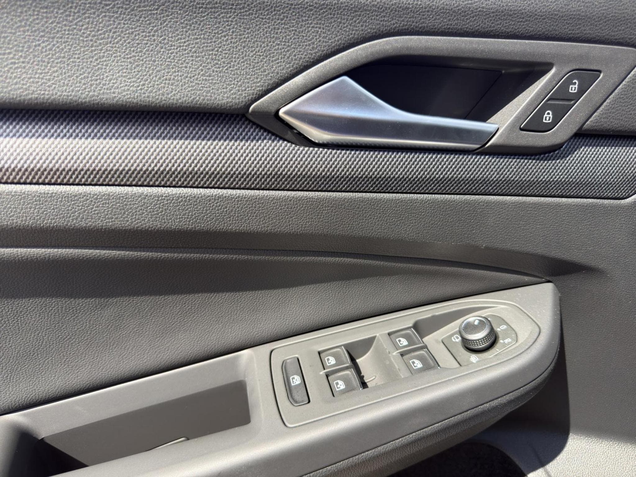 VW Golf R 4Motion (2026) - Photo 14