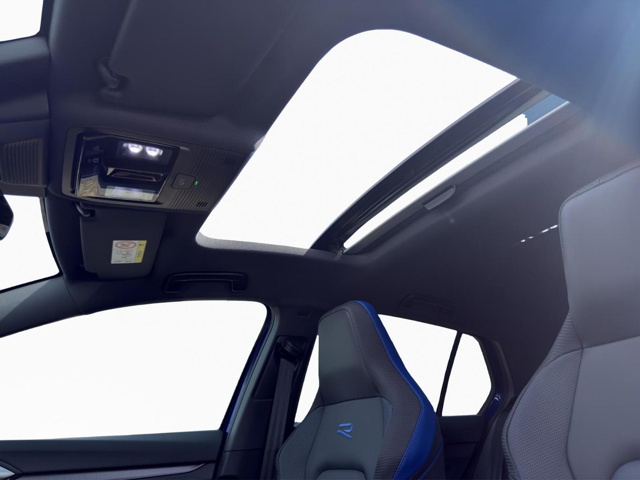 VW Golf R 4Motion (2026) - Photo 15
