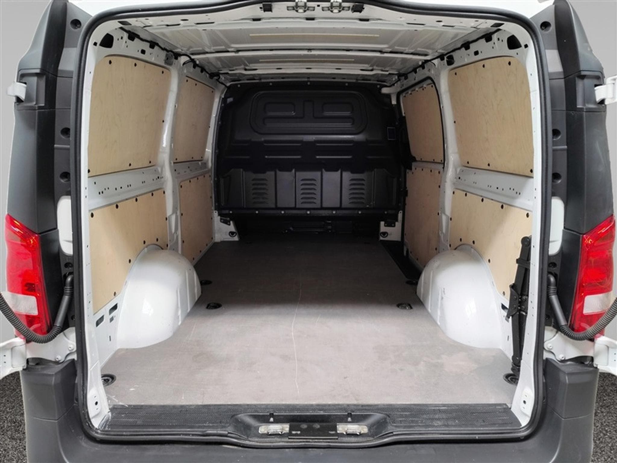 Mercedes Vito 2.0 BlueTEC (2024) - Photo 14