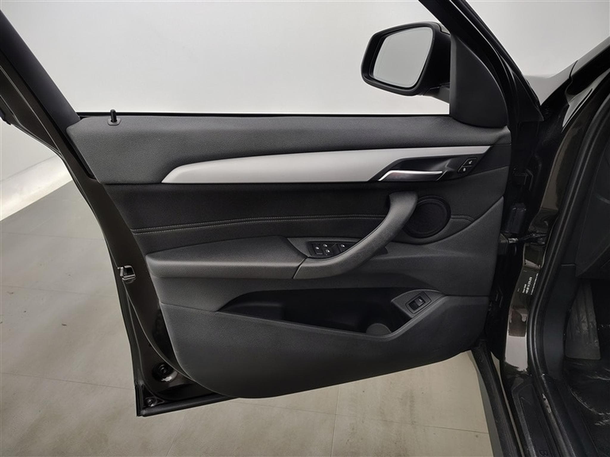 BMW X1 1.5i sDrive18 Facelift NAVI PRO/VOLANT M (2019) - Photo 17