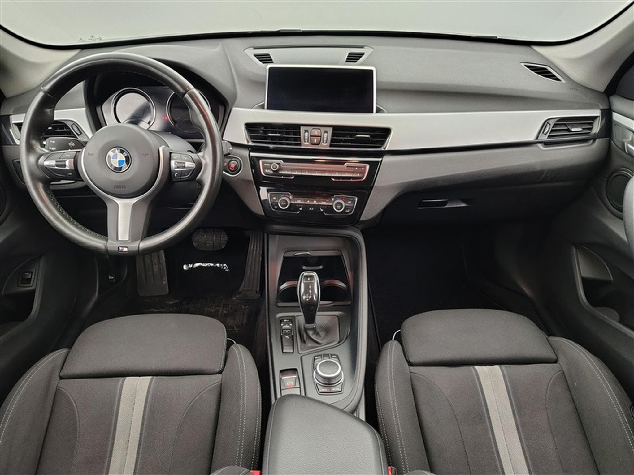 BMW X1 1.5i sDrive18 Facelift NAVI PRO/VOLANT M (2019) - Photo 8
