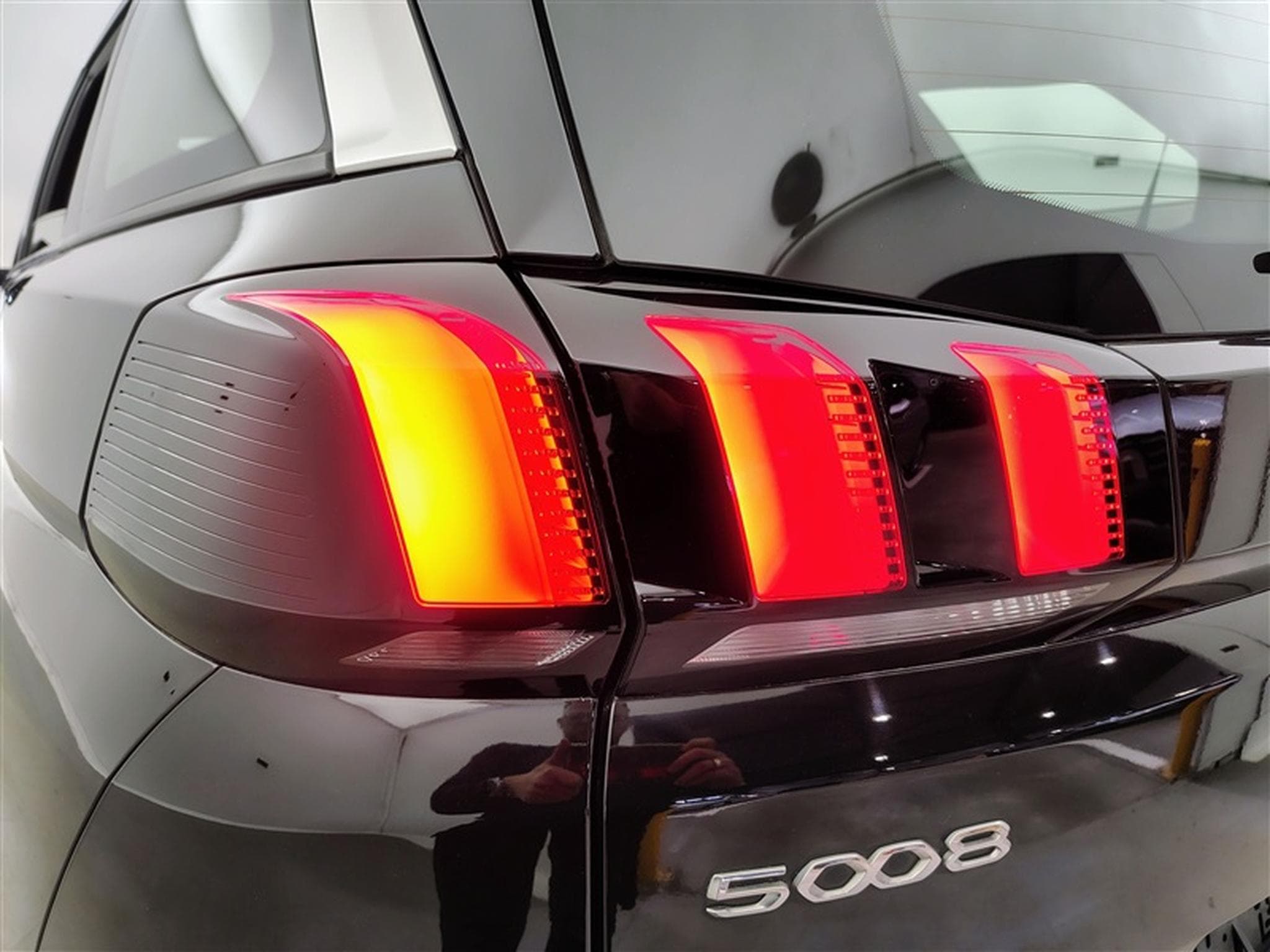 Peugeot 5008 1.2 PureTech 130cv EAT8 Active Pack 7pl. NAVI / FULL LED (2023) - Photo 16