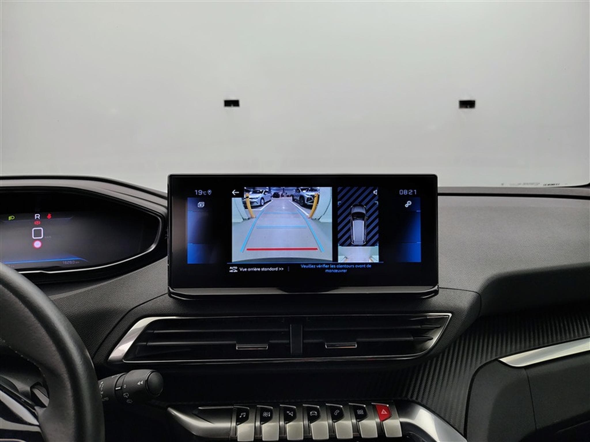 Peugeot 5008 1.2 PureTech 130cv EAT8 Active Pack 7pl. NAVI / FULL LED (2023) - Photo 18
