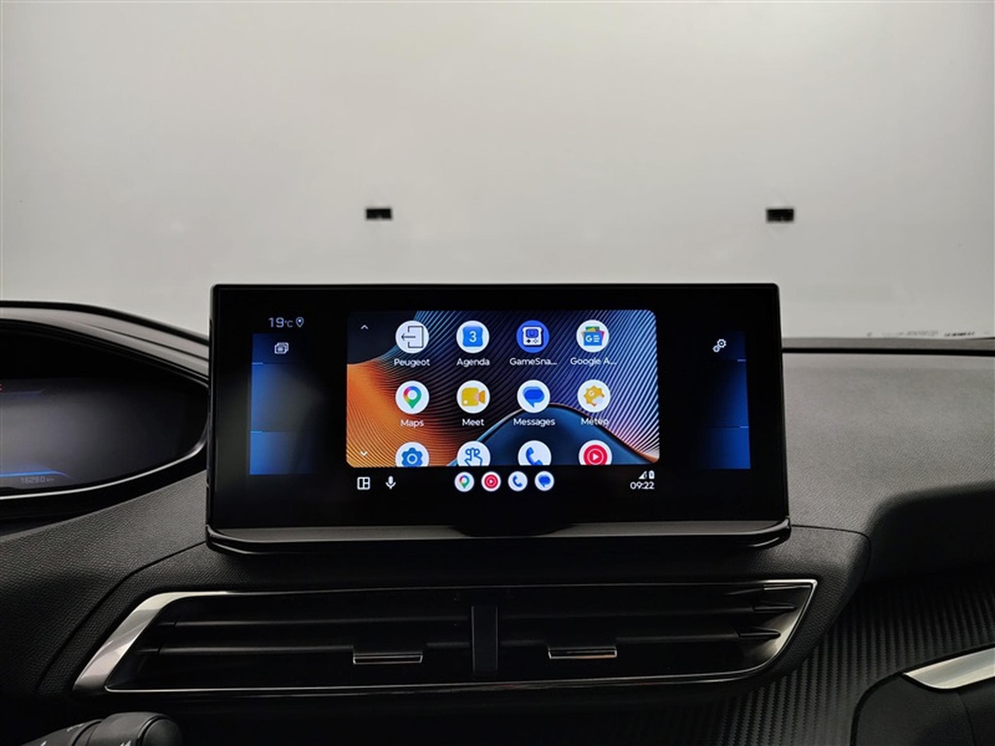 Peugeot 5008 1.2 PureTech 130cv EAT8 Active Pack 7pl. NAVI / FULL LED (2023) - Photo 20