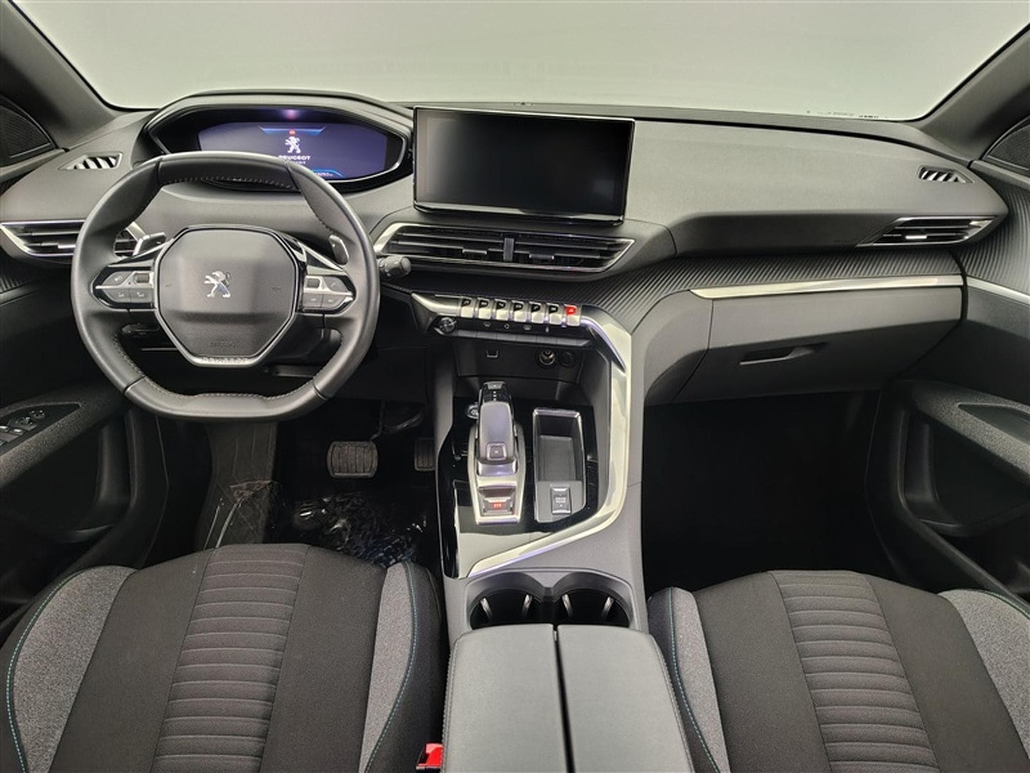 Peugeot 5008 1.2 PureTech 130cv EAT8 Active Pack 7pl. NAVI / FULL LED (2023) - Photo 8