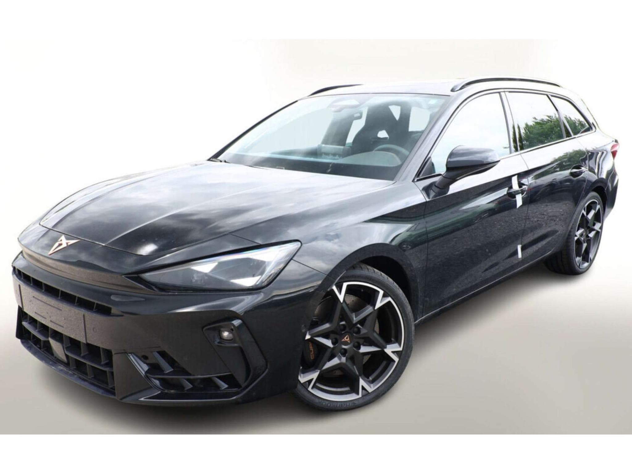 Cupra Leon Sportstourer 2.0 TSI 4Drive DSG VZ (2026) - Photo 1