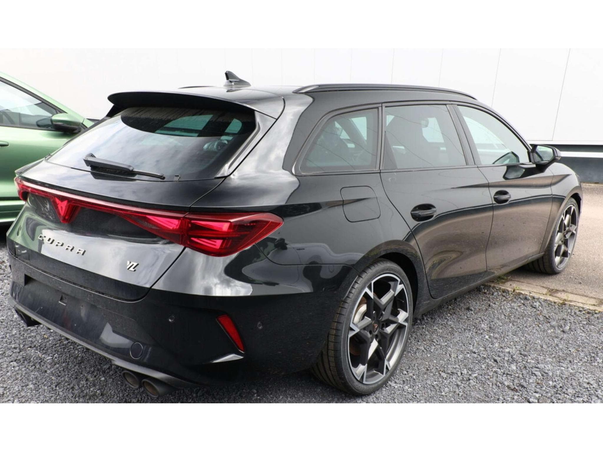 Cupra Leon Sportstourer 2.0 TSI 4Drive DSG VZ (2026) - Photo 3