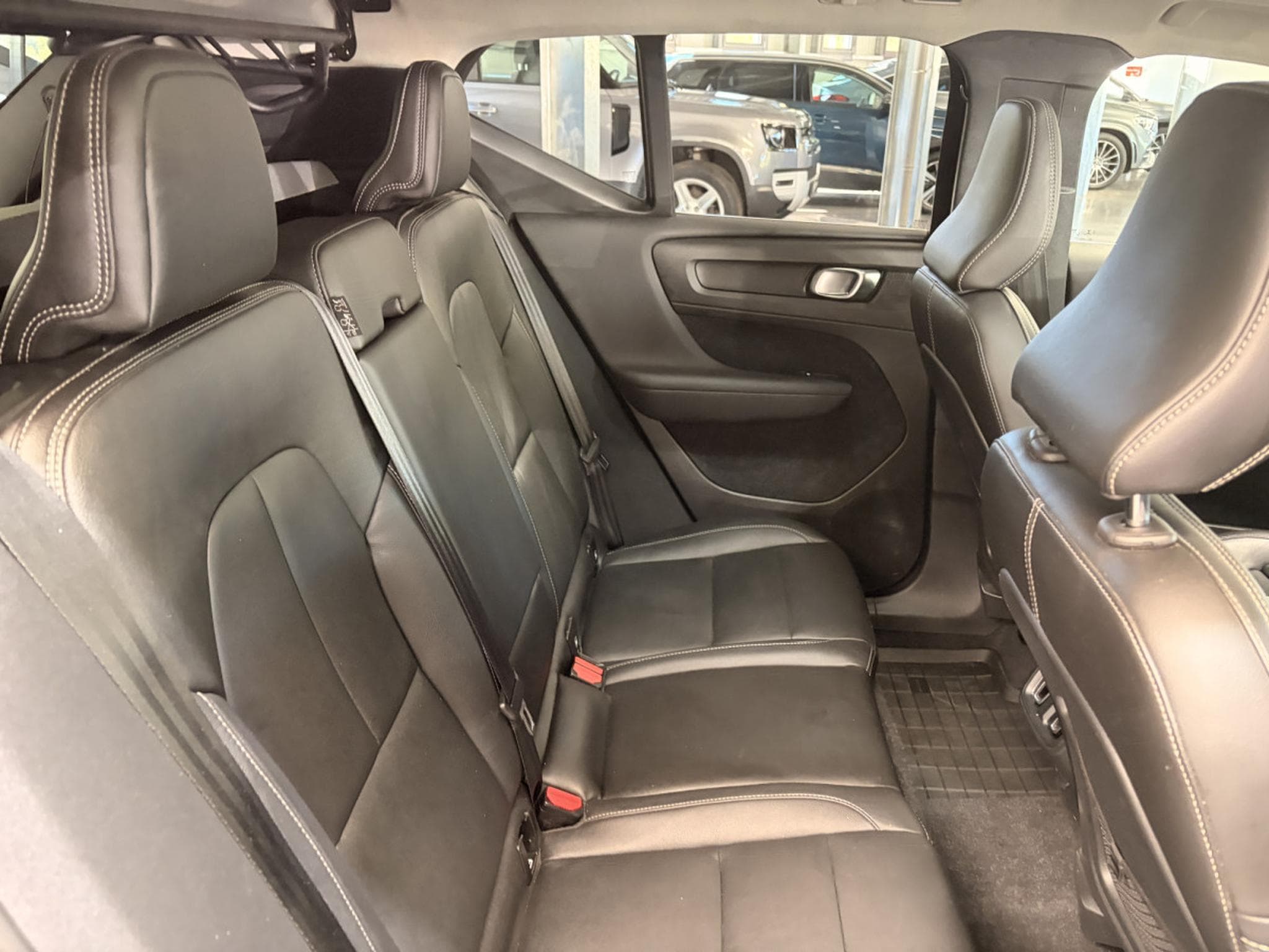 Volvo XC40 2.0 D4 Inscription AWD (2019) - Photo 12