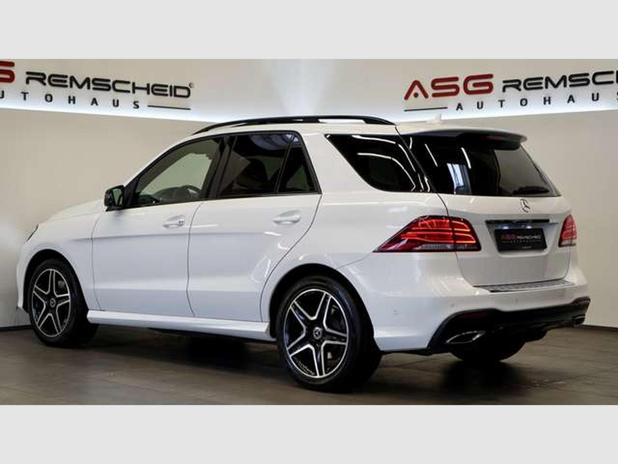 Mercedes GLE 350 d 4M 9G-Tr. AMG Line *Pano *Luft *HK * (2017) - Photo 12