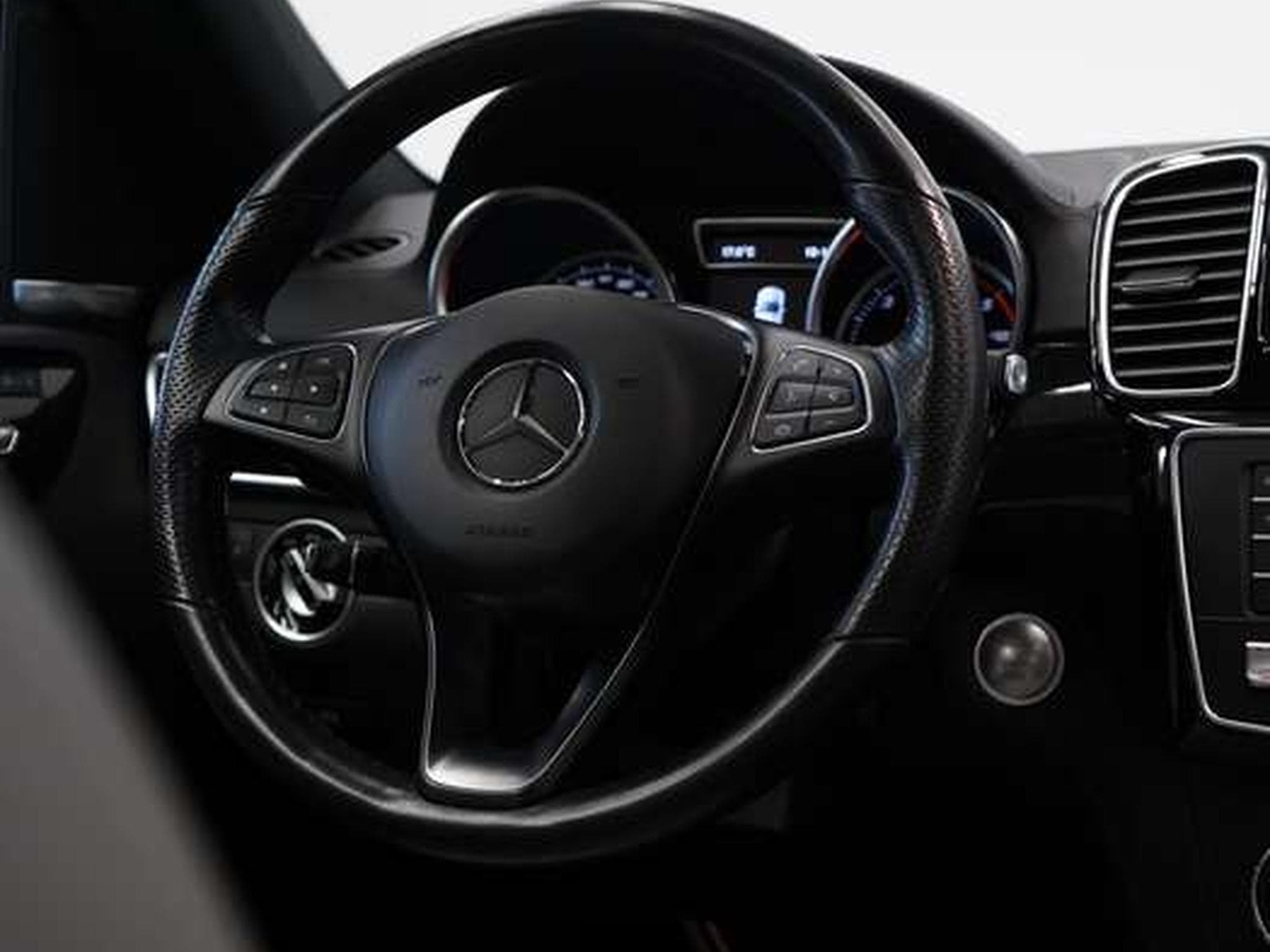 Mercedes GLE 350 d 4M 9G-Tr. AMG Line *Pano *Luft *HK * (2017) - Photo 24