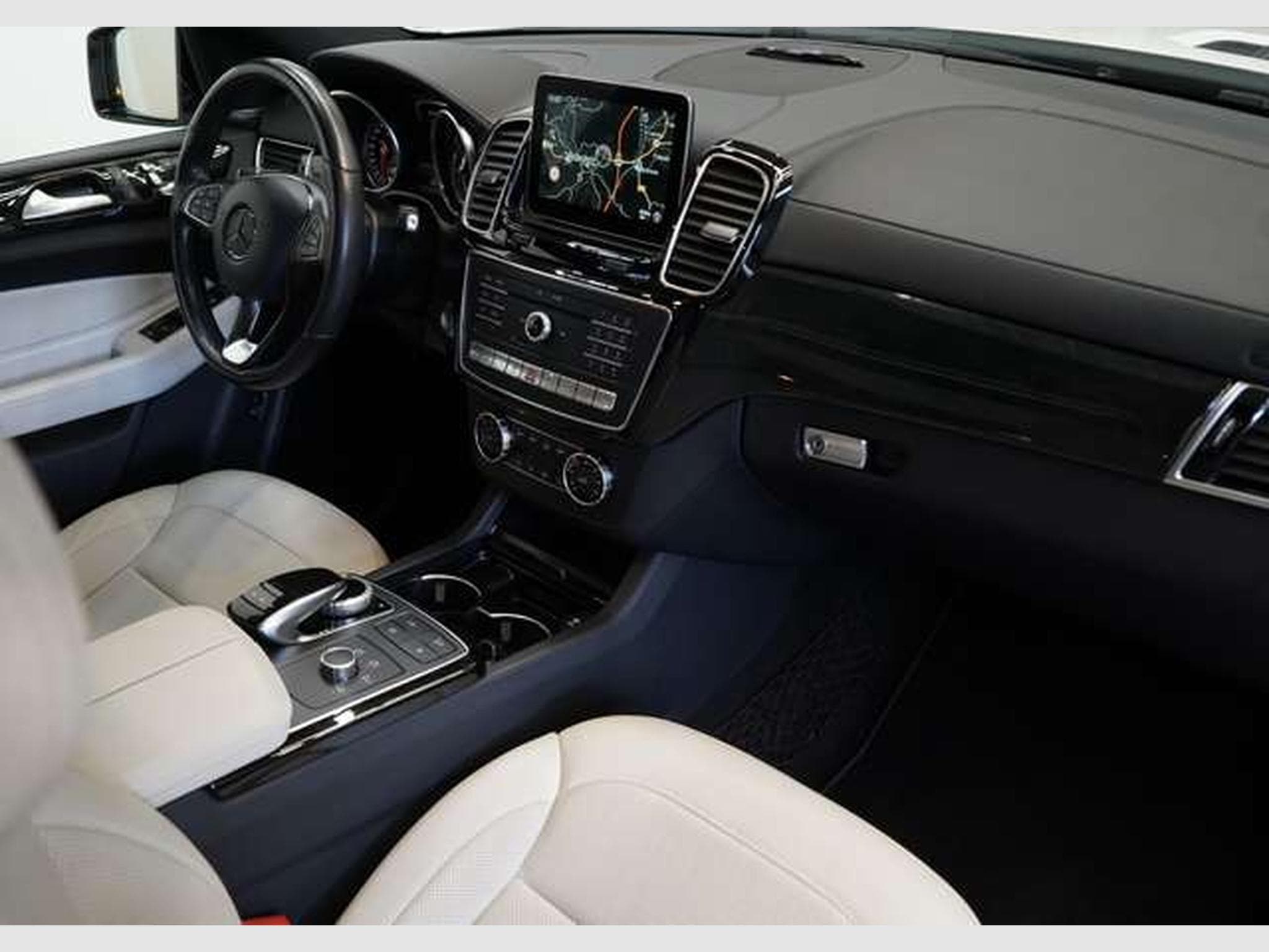 Mercedes GLE 350 d 4M 9G-Tr. AMG Line *Pano *Luft *HK * (2017) - Photo 8