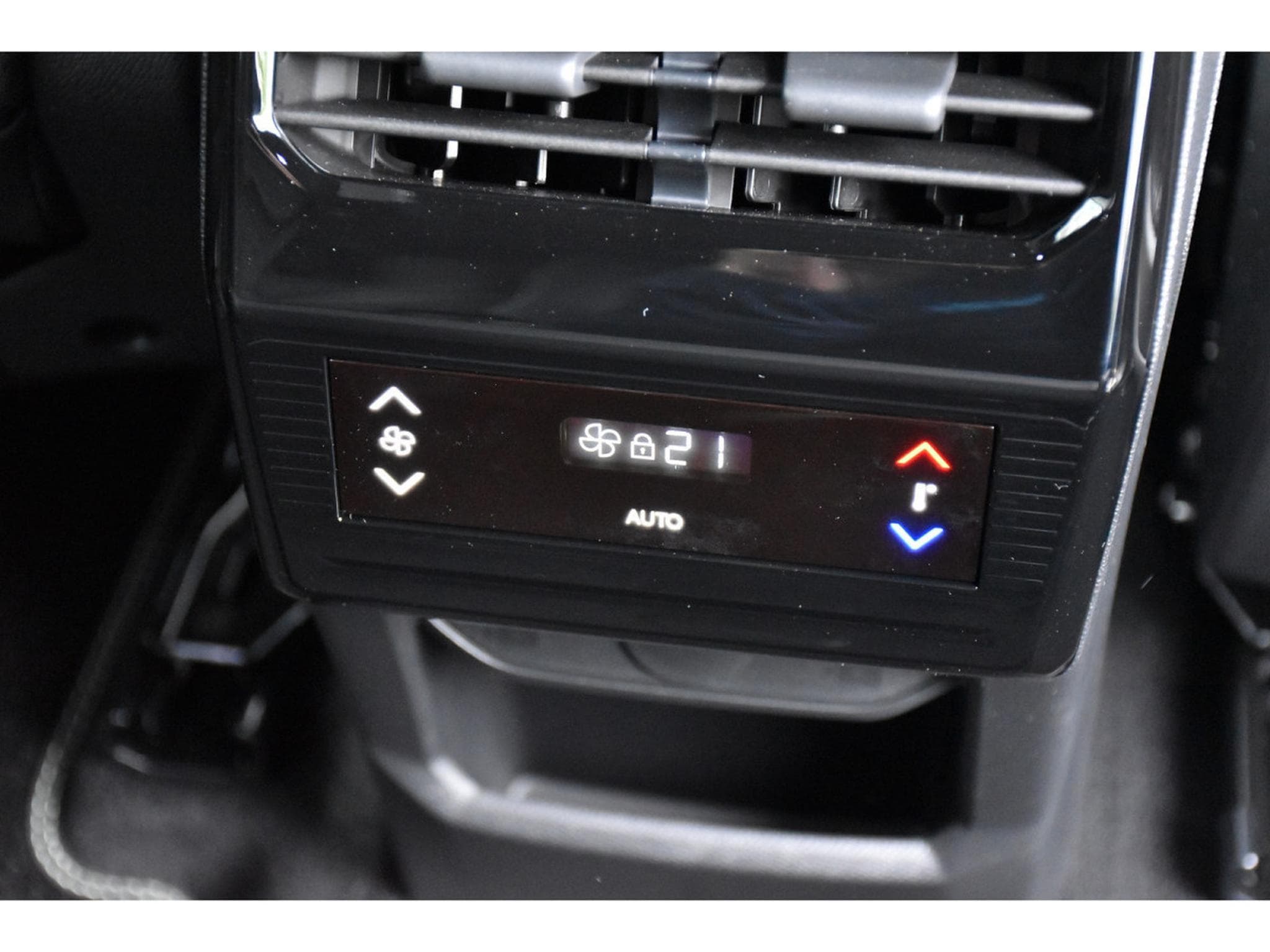 Peugeot 5008 GT Hybrid 145 e-DCS6 7 Pl. ACC CAM NEUF (2026) - Photo 17