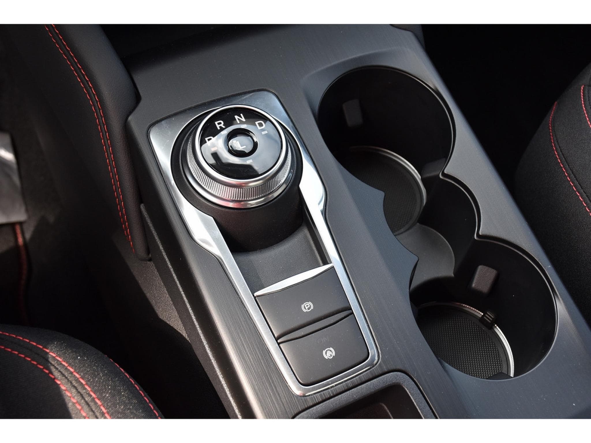 Ford Kuga 1.5 EcoBoost ST-Line Auto. PACK HIVER GPS LANE CAM NEUF (2025) - Photo 20