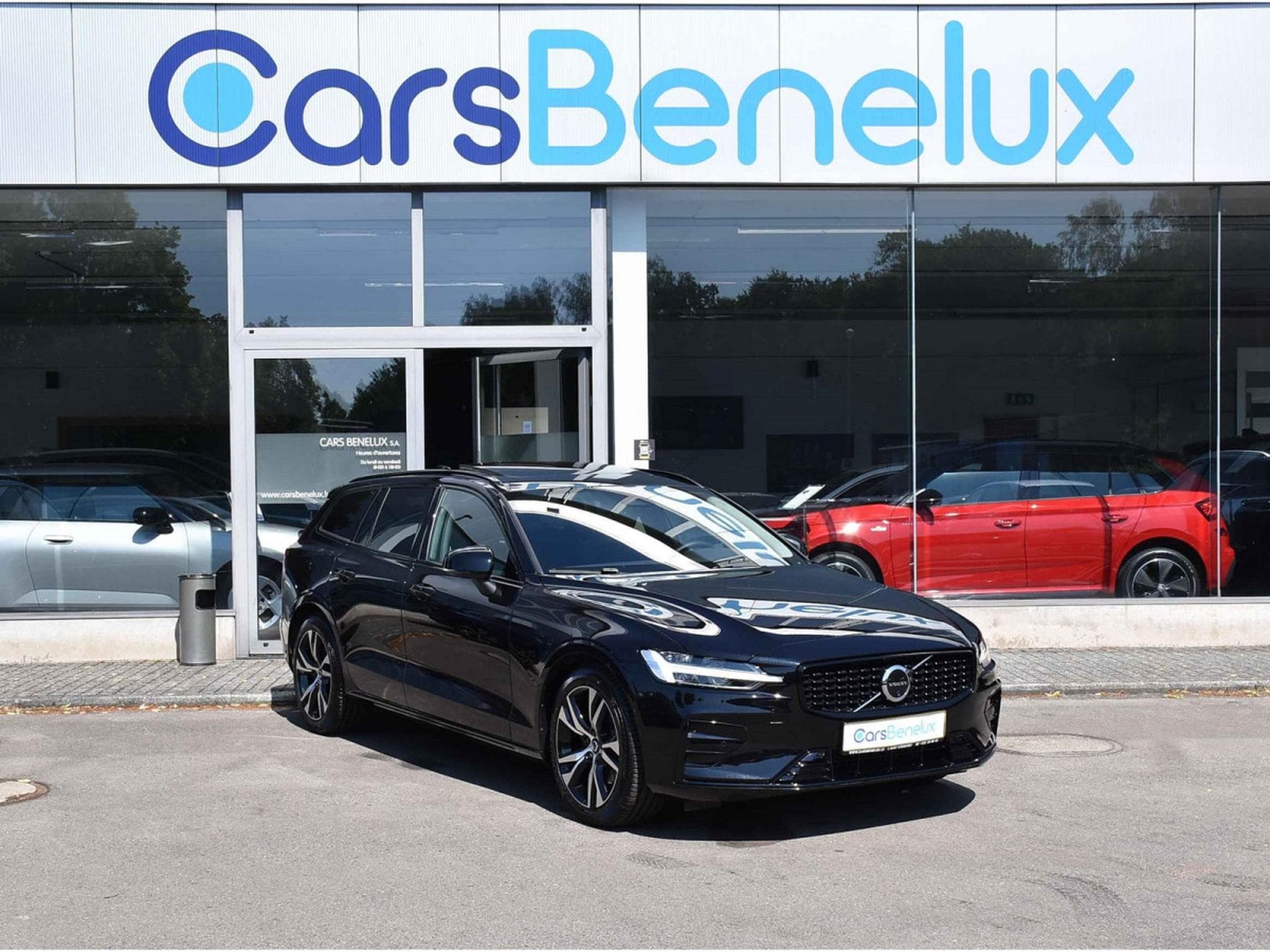 Volvo V60 2.0 B4 Plus Dark Geartronic PANO CUIR MEMO CAM360 HARMAN 1°M (2025) - Photo 1