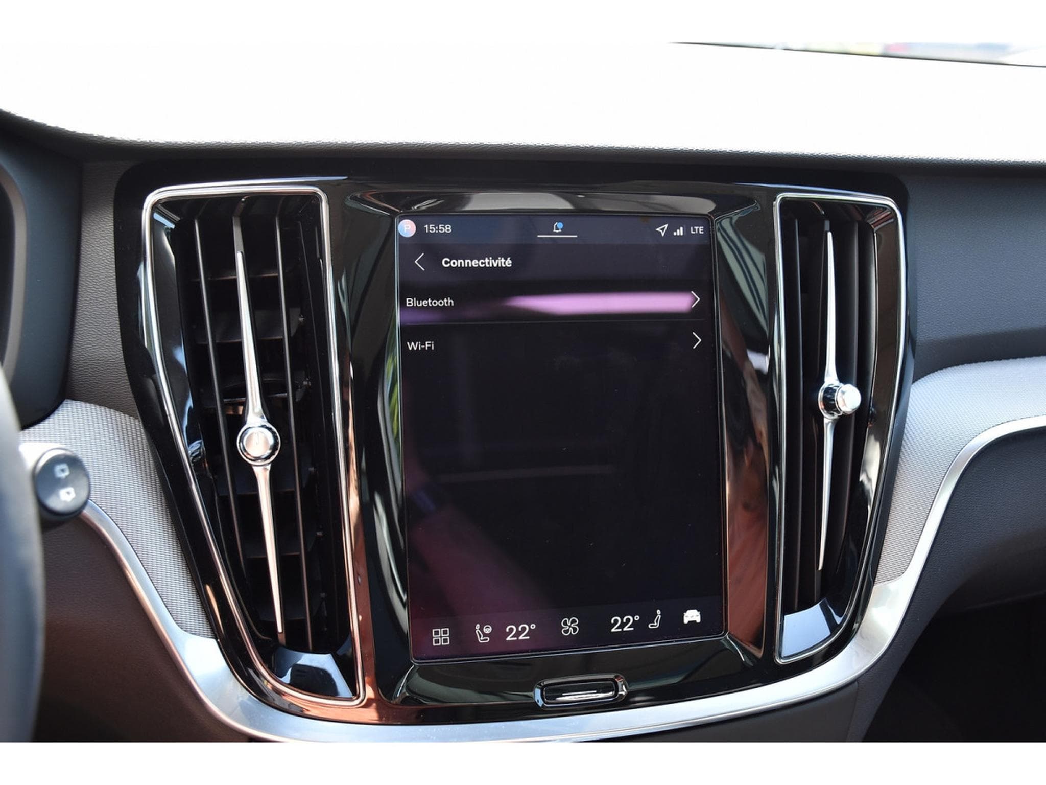 Volvo V60 2.0 B4 Plus Dark Geartronic PANO CUIR MEMO CAM360 HARMAN 1°M (2025) - Photo 13