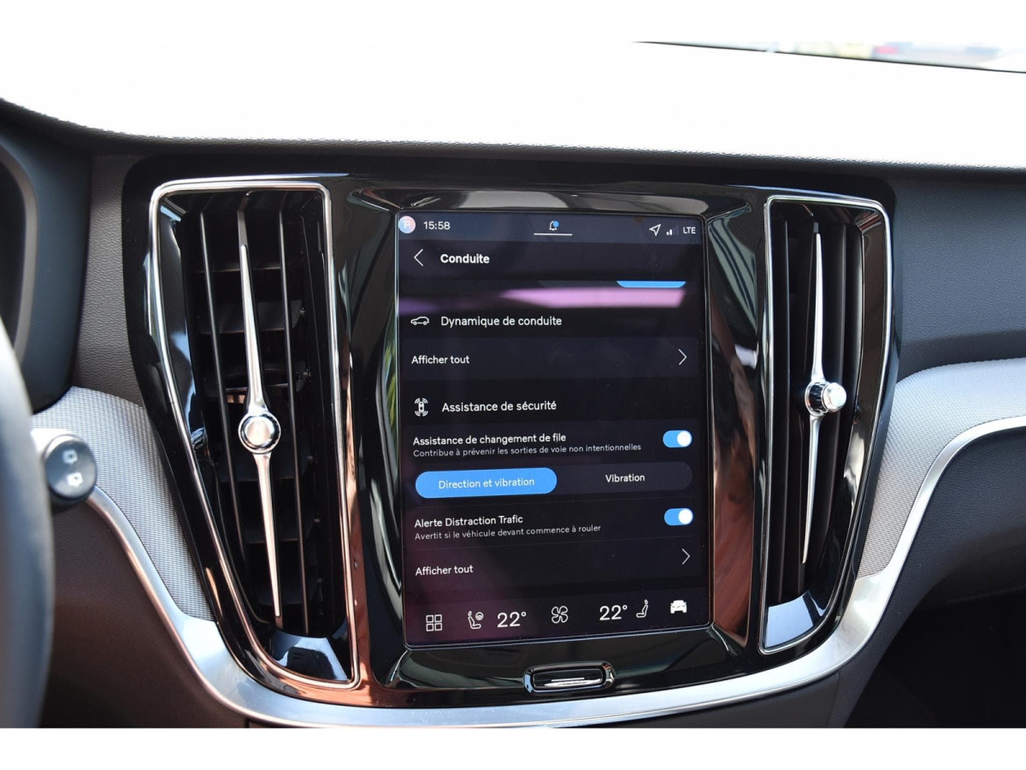 Volvo V60 2.0 B4 Plus Dark Geartronic PANO CUIR MEMO CAM360 HARMAN 1°M (2025) - Photo 15