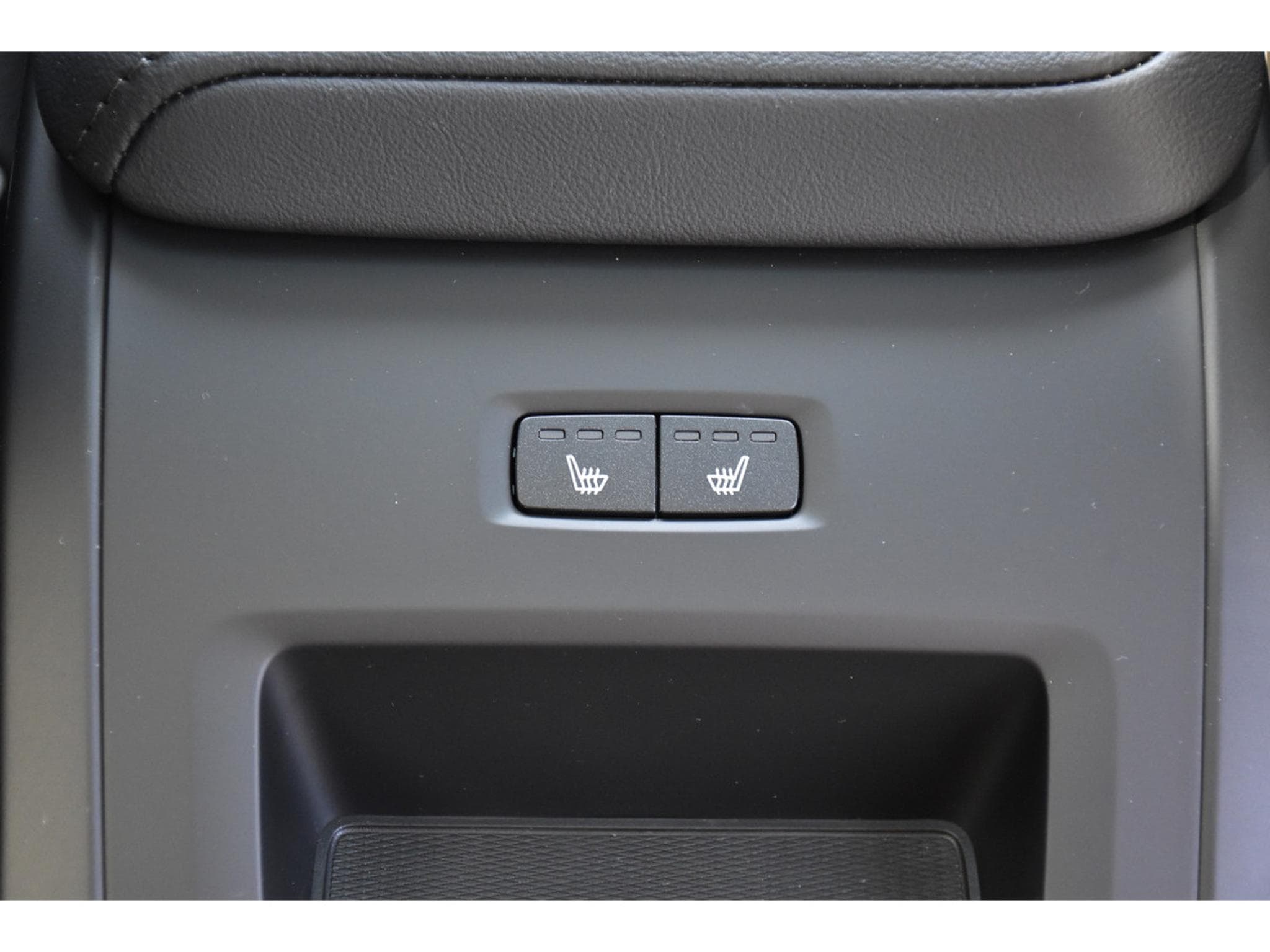 Volvo V60 2.0 B4 Plus Dark Geartronic PANO CUIR MEMO CAM360 HARMAN 1°M (2025) - Photo 25