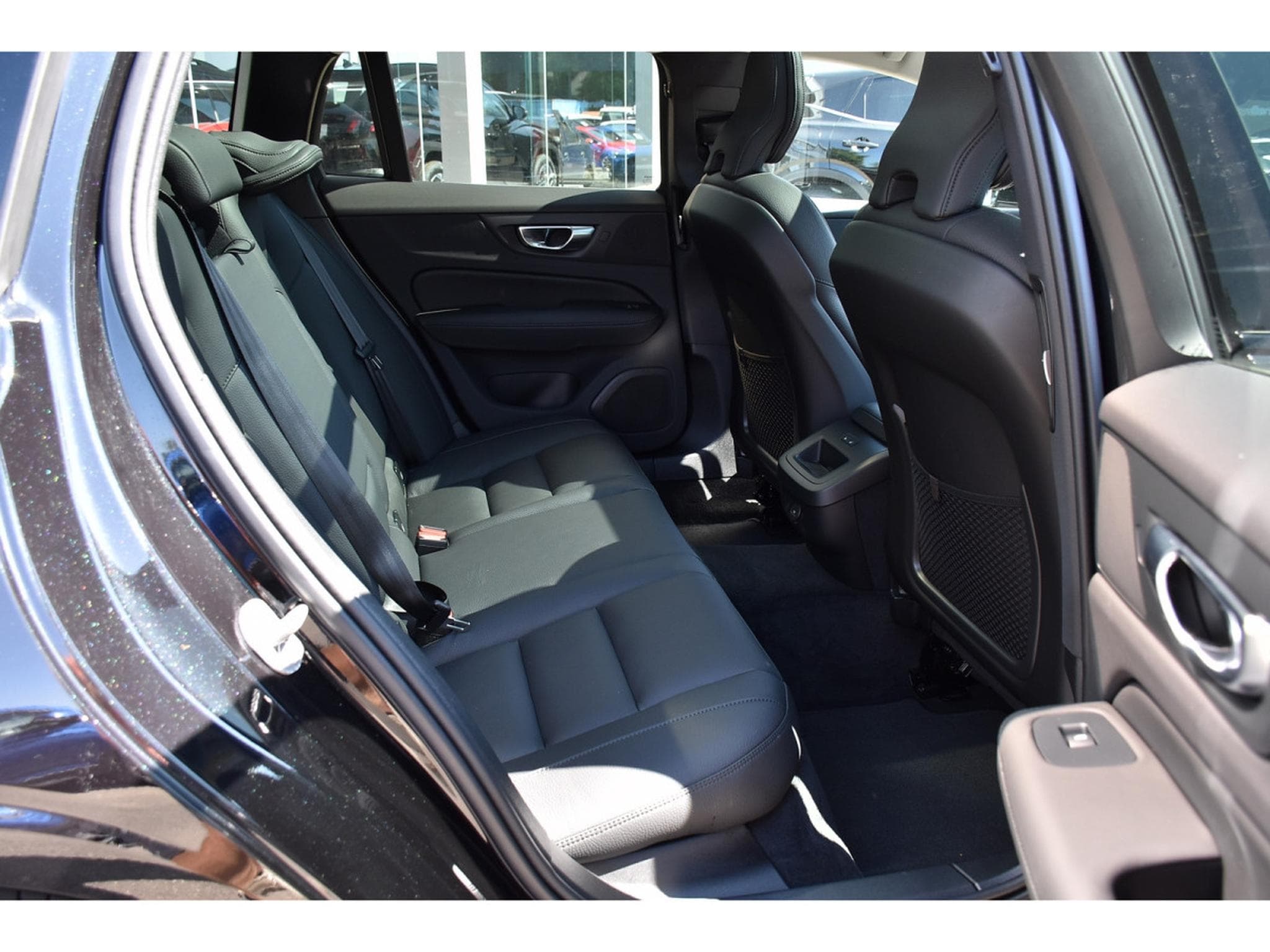 Volvo V60 2.0 B4 Plus Dark Geartronic PANO CUIR MEMO CAM360 HARMAN 1°M (2025) - Photo 8