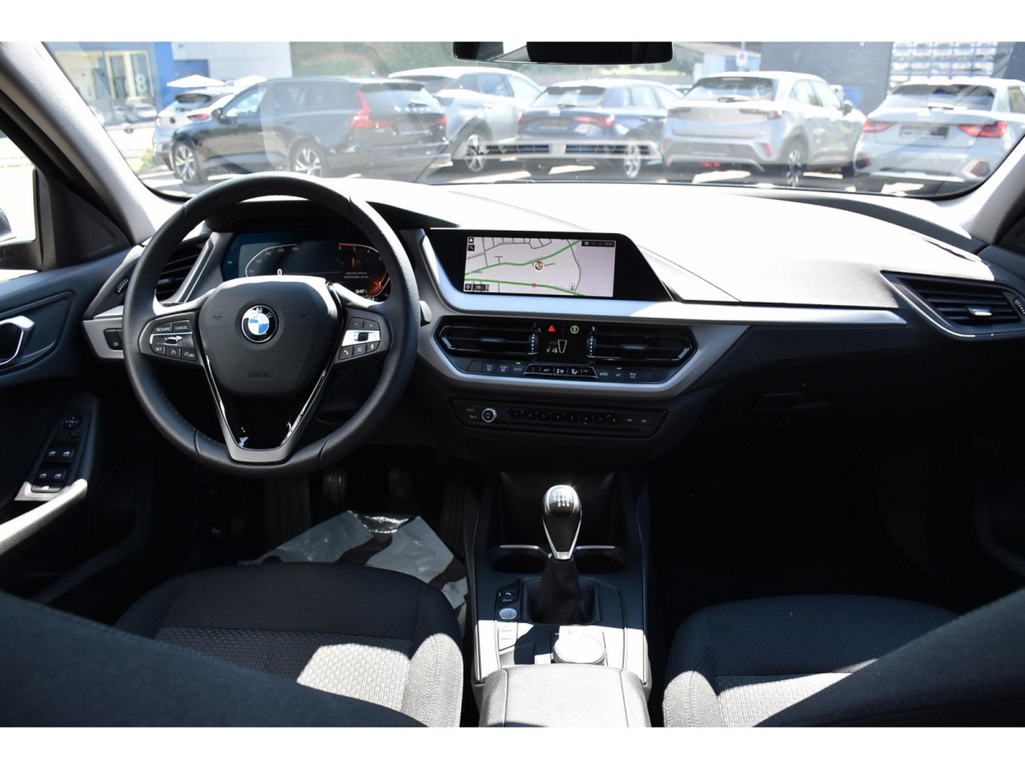 BMW 116 d REGUL GPS PDC LED 1° MAIN (2023) - Photo 9